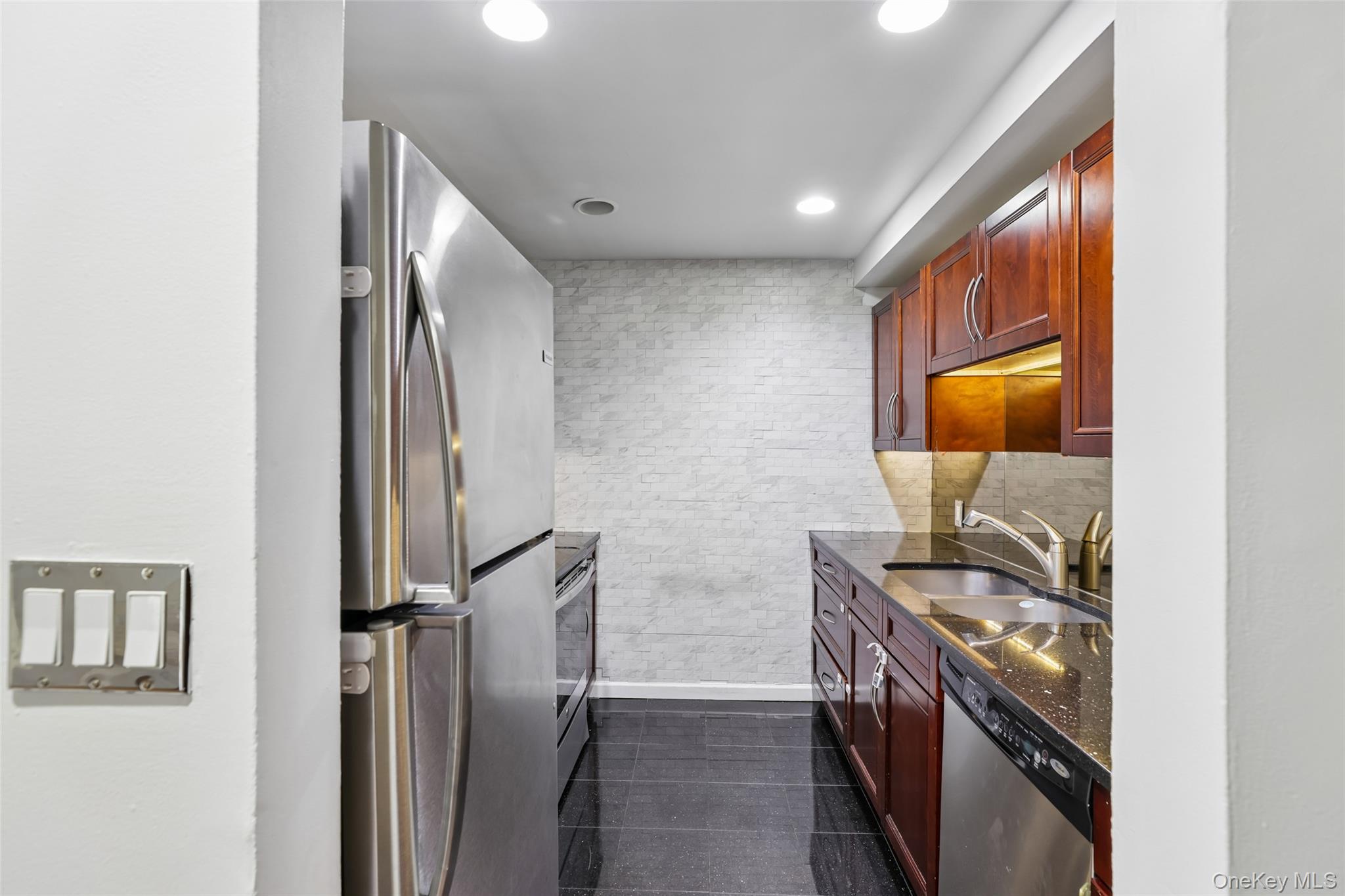 530 Hudson Avenue Property Photo 17