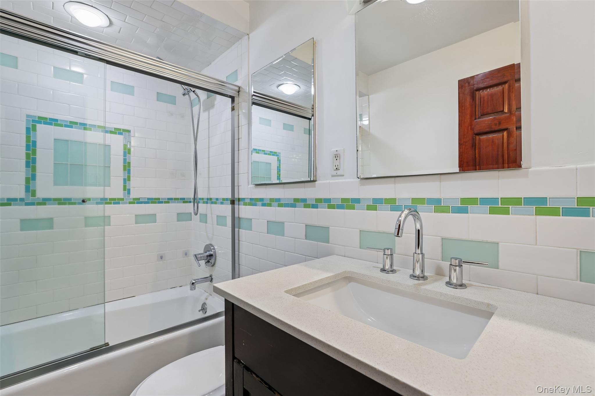 530 Hudson Avenue Property Photo 25