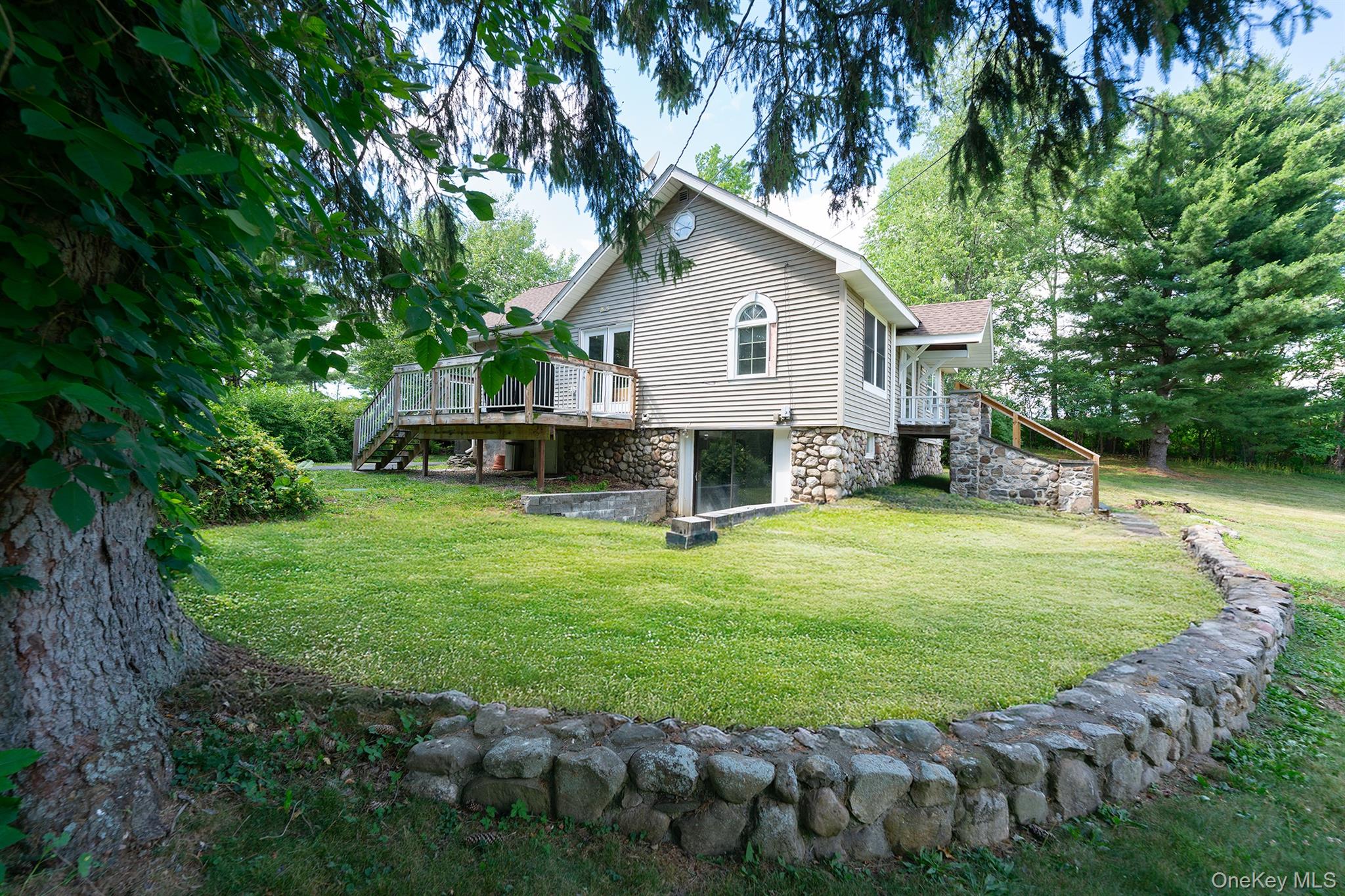 3-5 Friendly Acres Property Photo 3