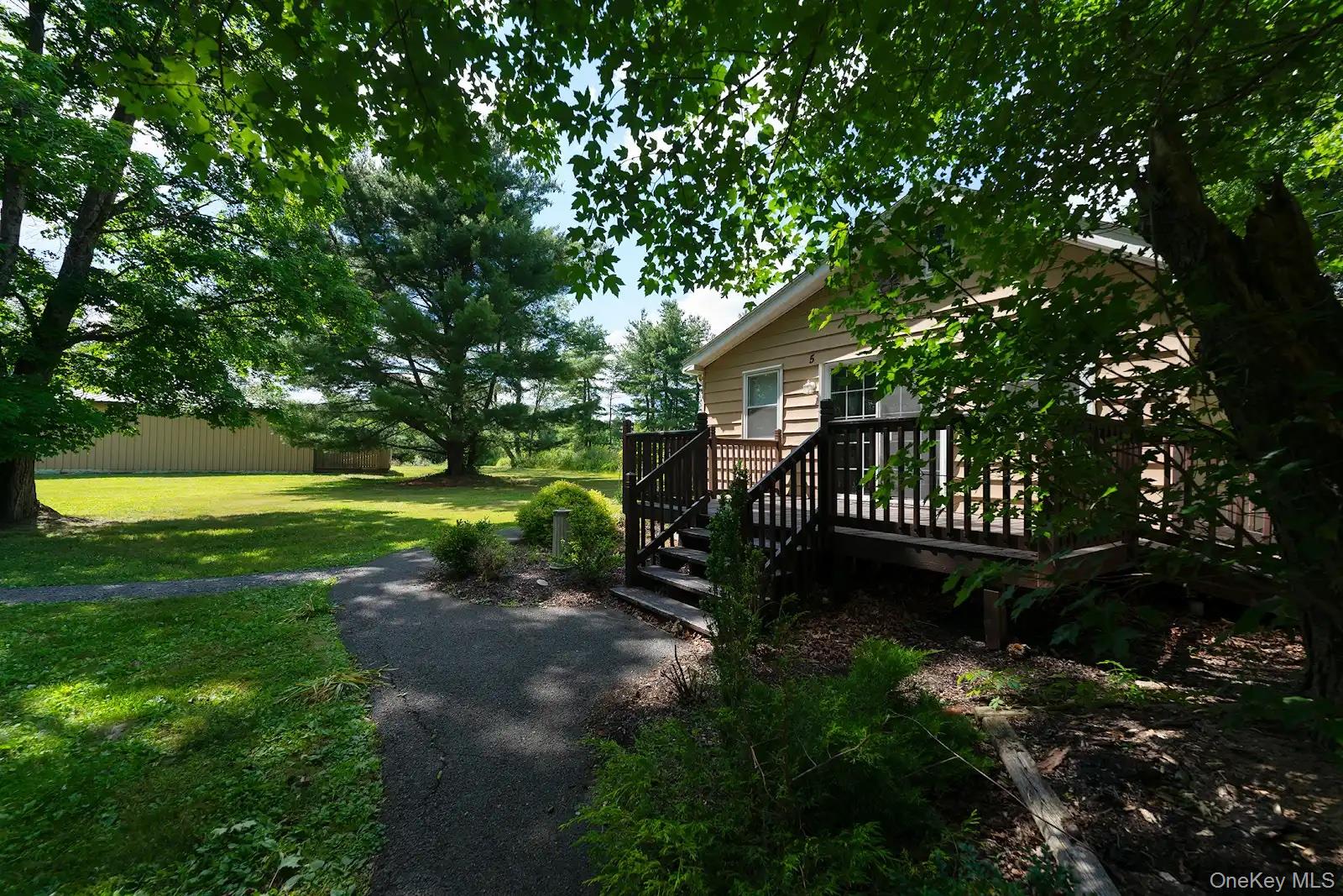 3-5 Friendly Acres Property Photo 4