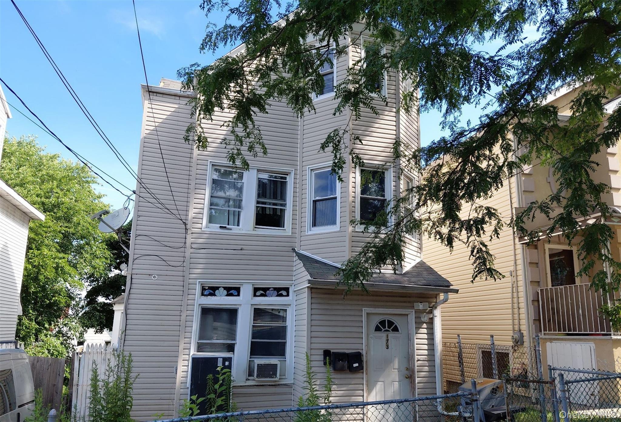 173 Benziger Avenue Property Photo 1