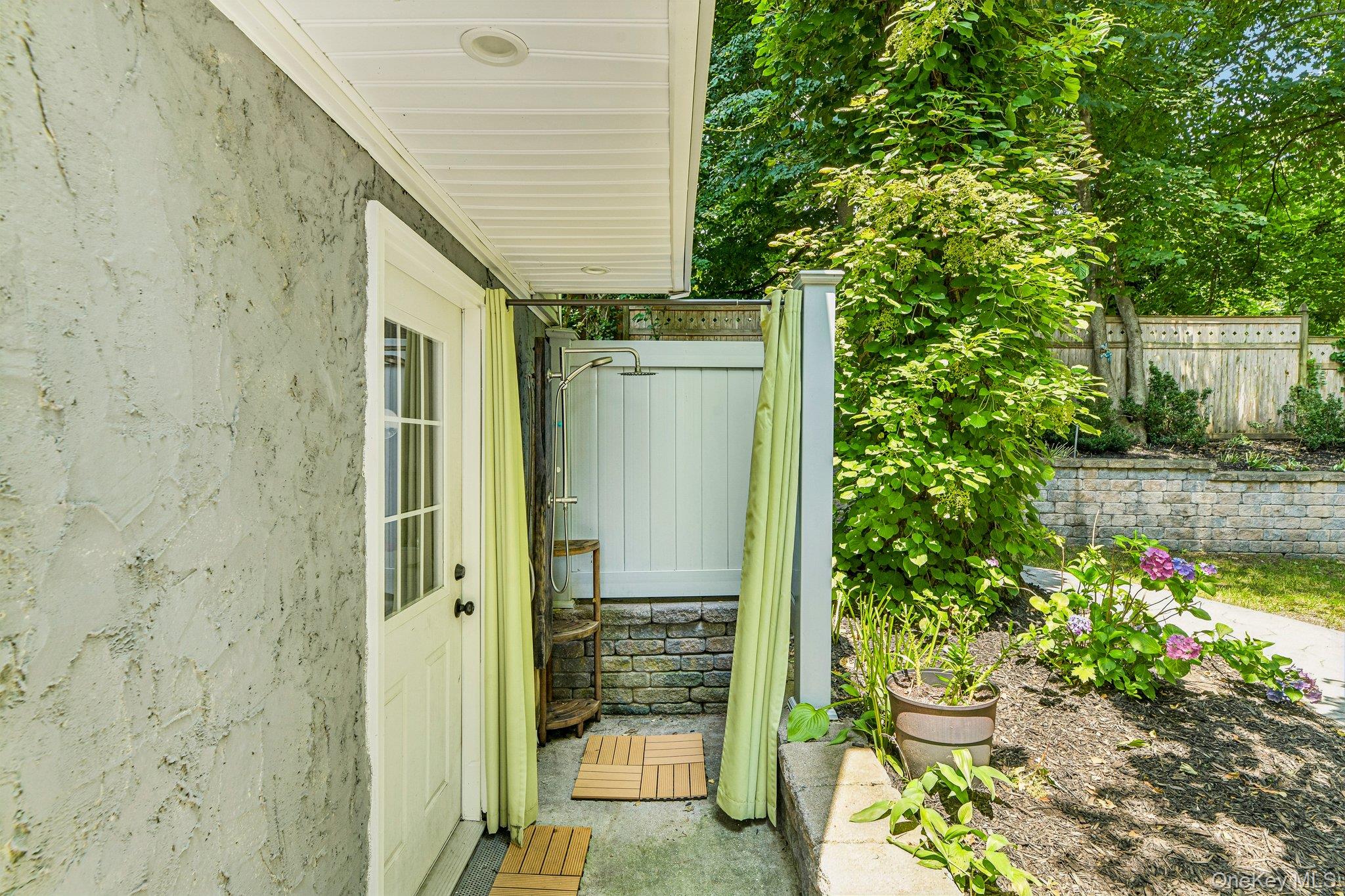 11 Bowman Lane Property Photo 33