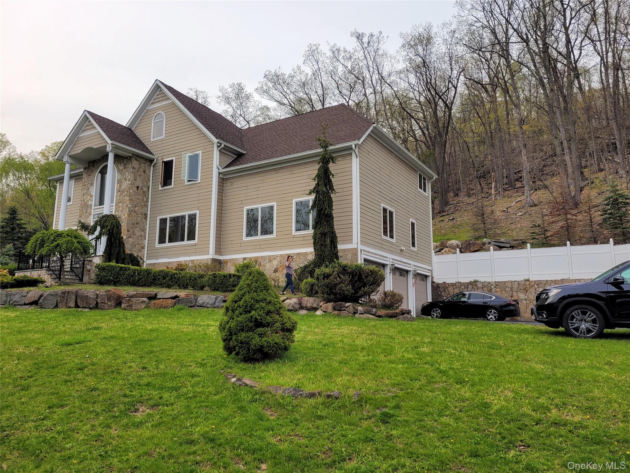 60 Central Highway Property Photo 1