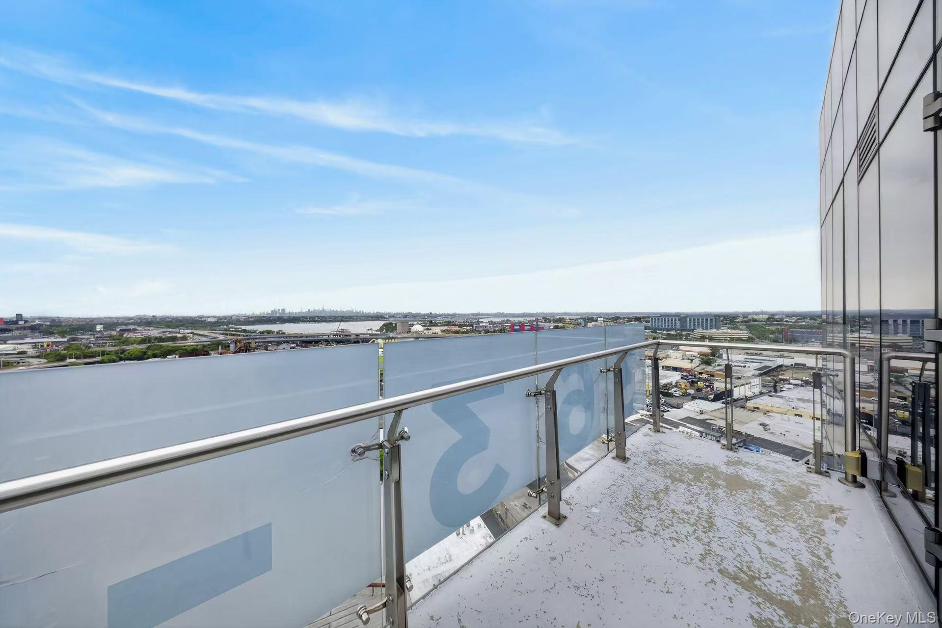 33-71 Prince Street 6h Property Photo 10