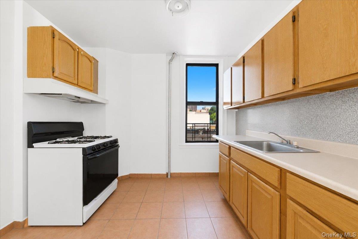 425 E 153 Street 3a Property Photo 14