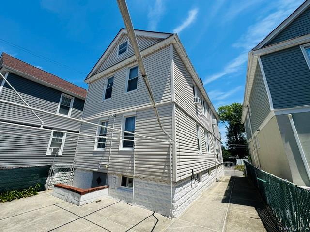 616 College Place Property Photo 2