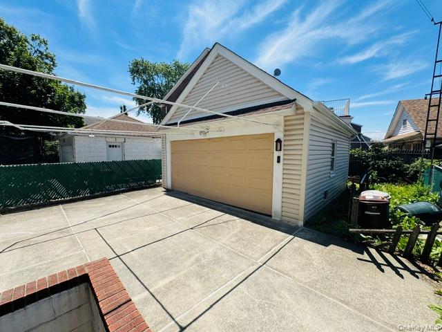 616 College Place Property Photo 4