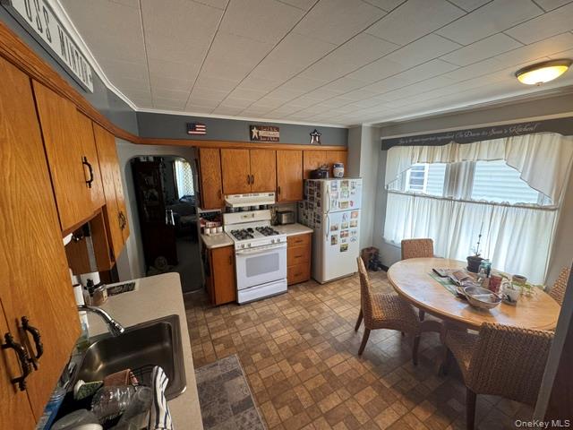 616 College Place Property Photo 7