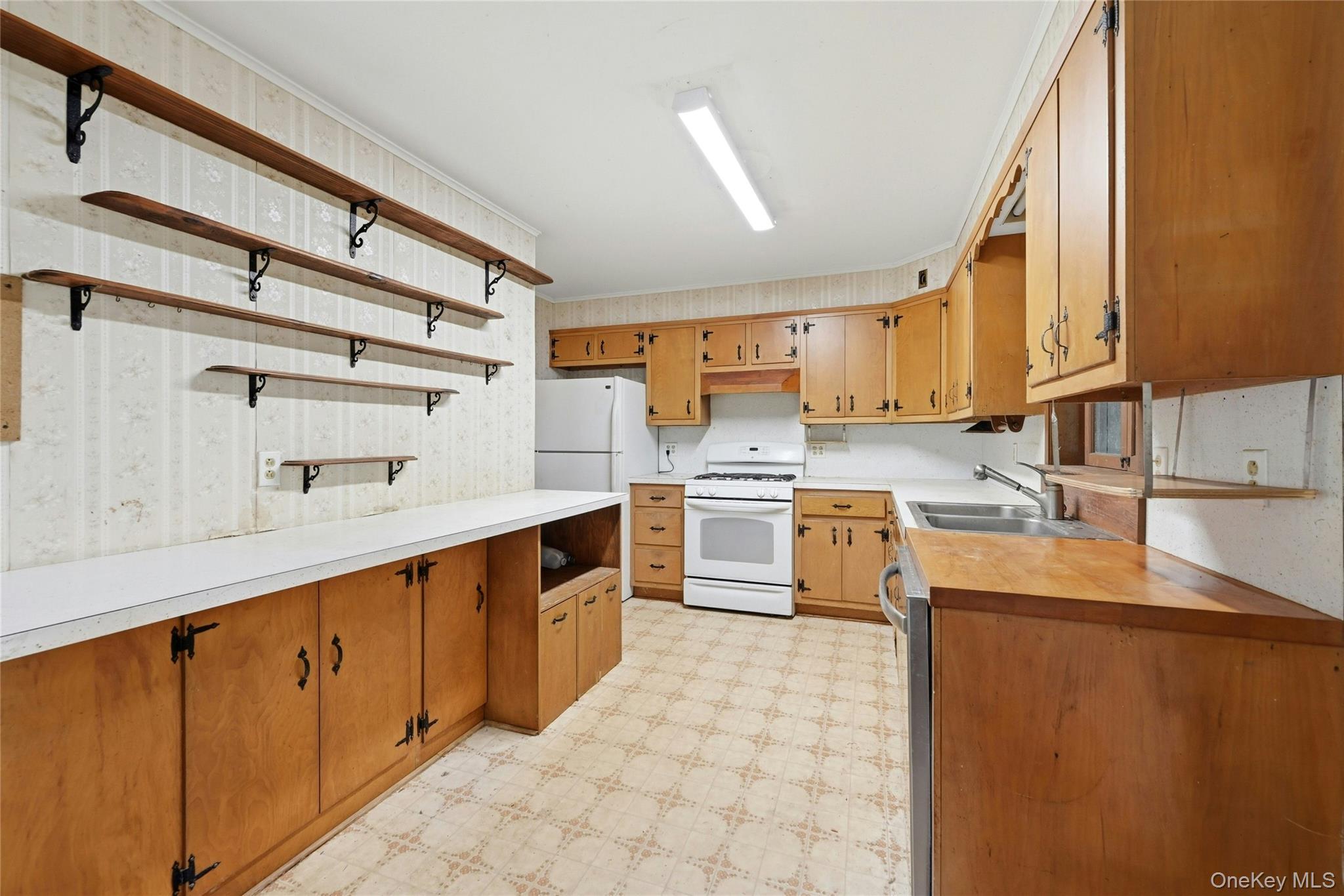 240 Meadow Lane Property Photo 8