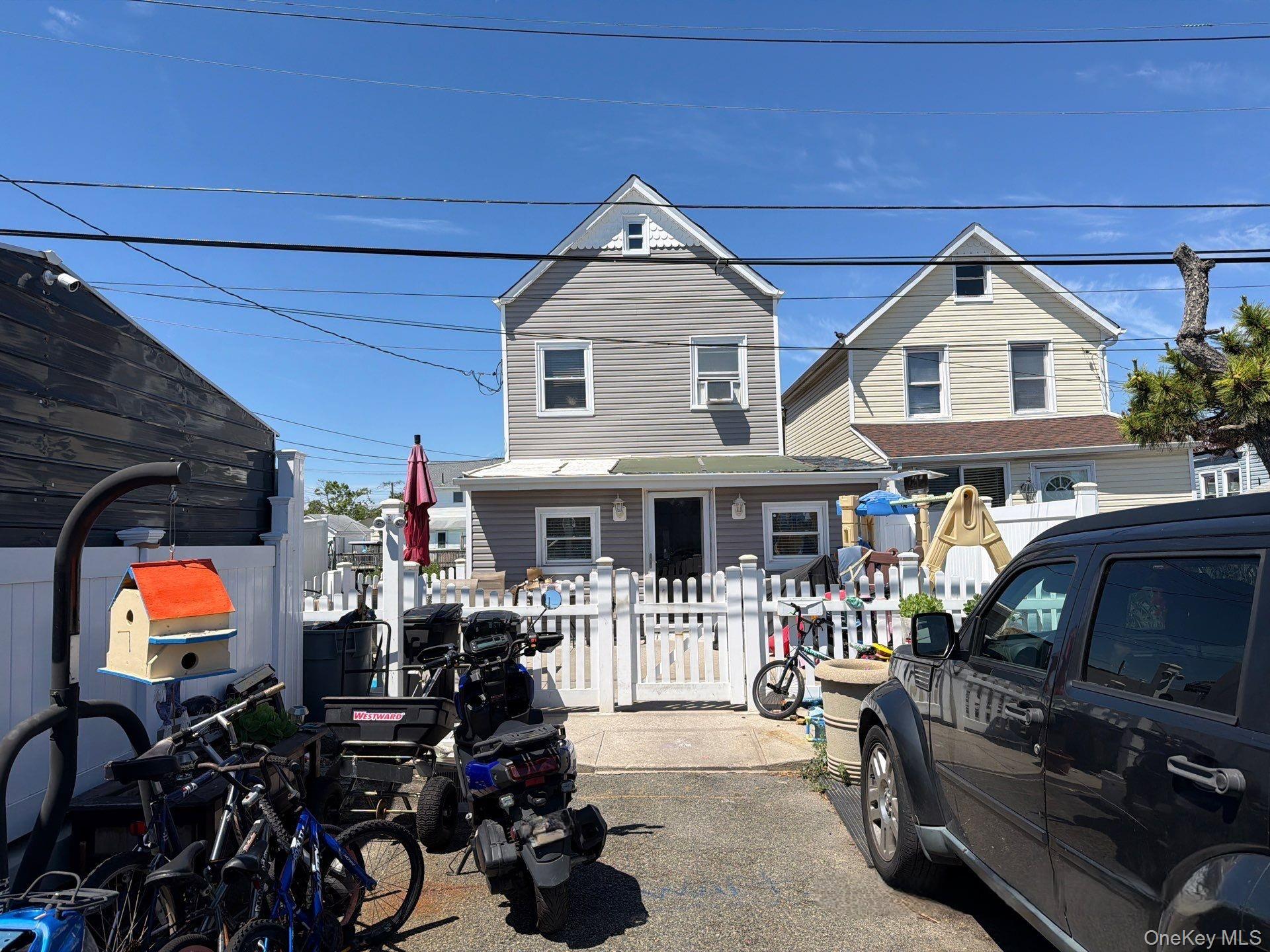 4 Bayview Avenue Property Photo 1