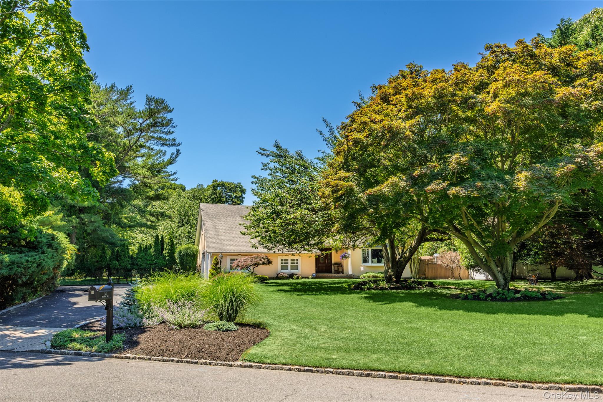 14 Fairway Drive Property Photo 2
