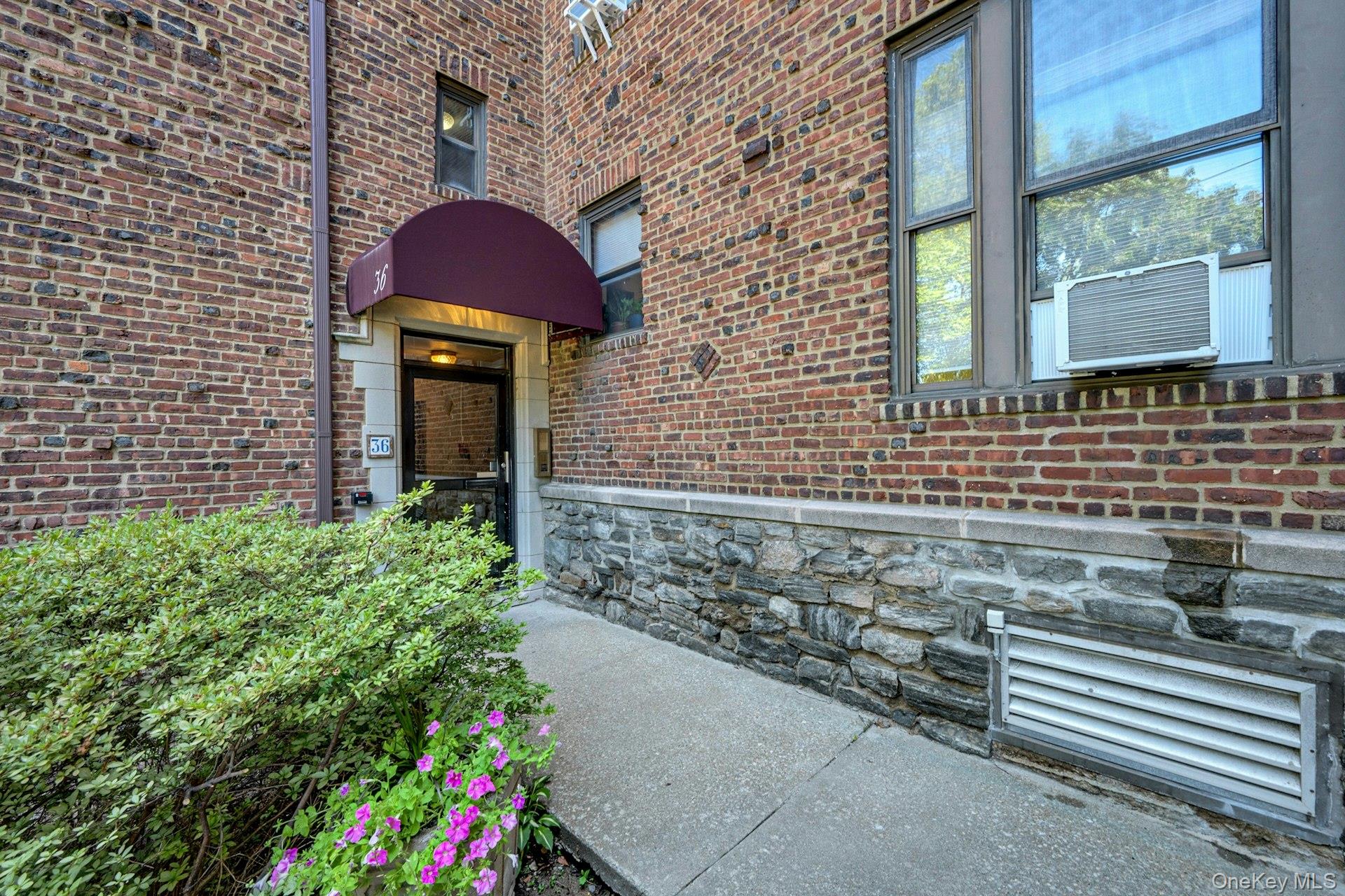 36 Westview Avenue 1b Property Photo 2