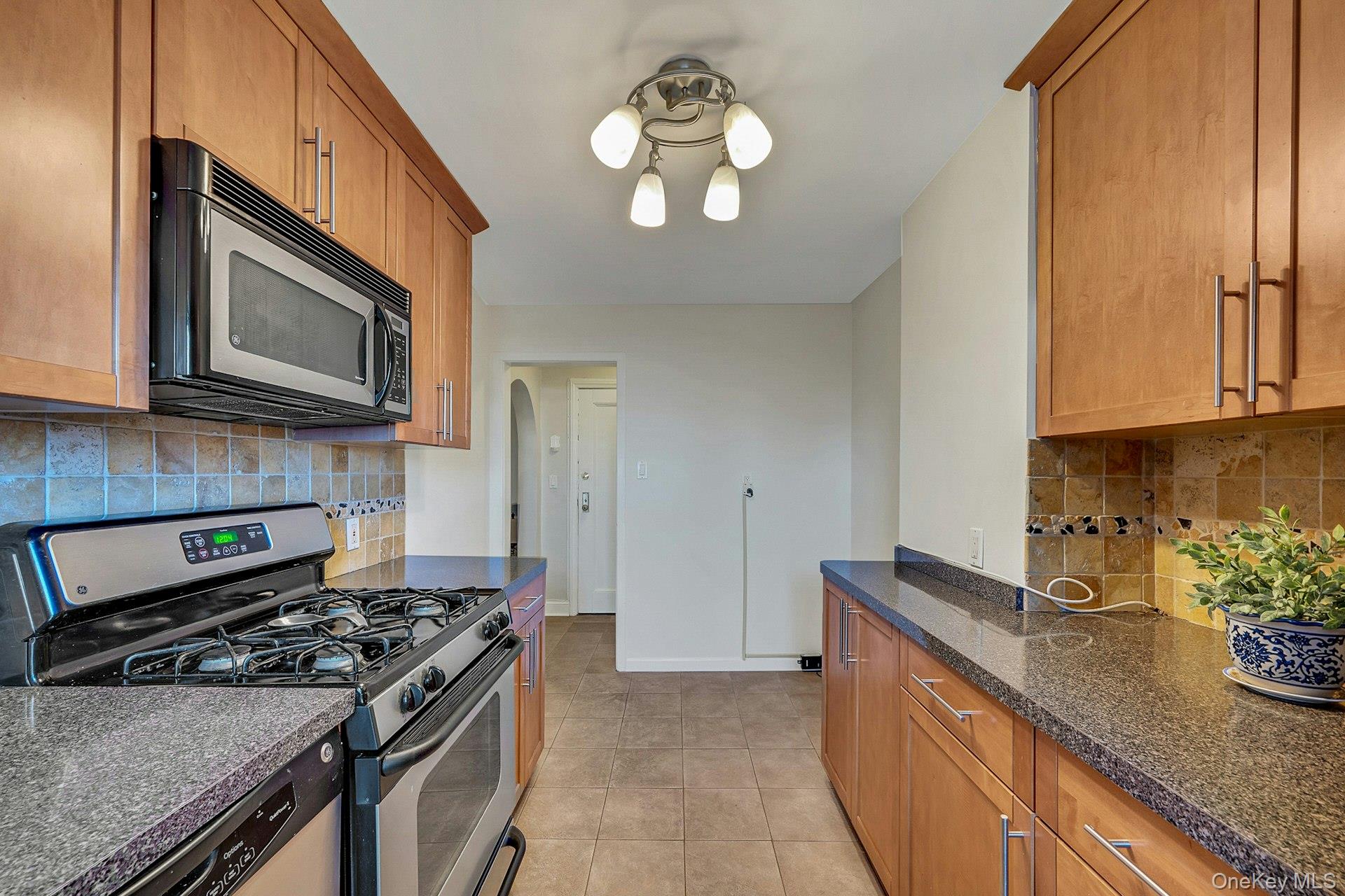 36 Westview Avenue 1b Property Photo 11