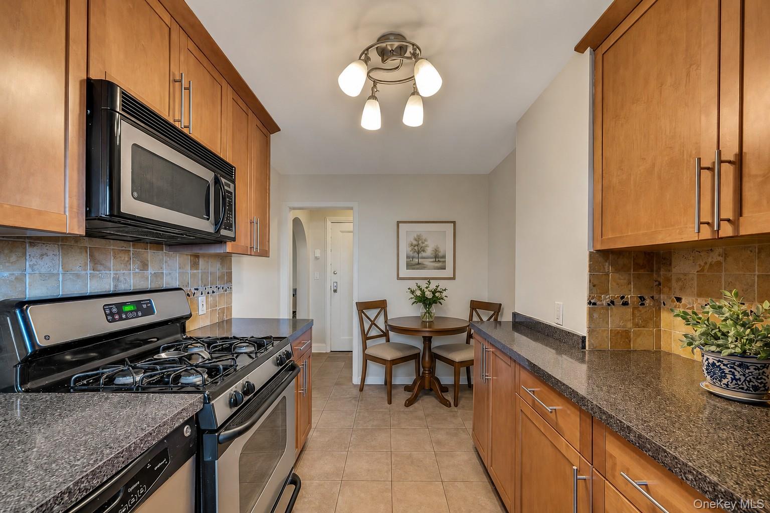 36 Westview Avenue 1b Property Photo 12