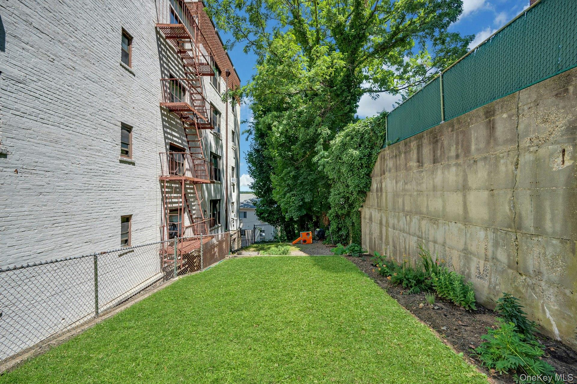 36 Westview Avenue 1b Property Photo 19