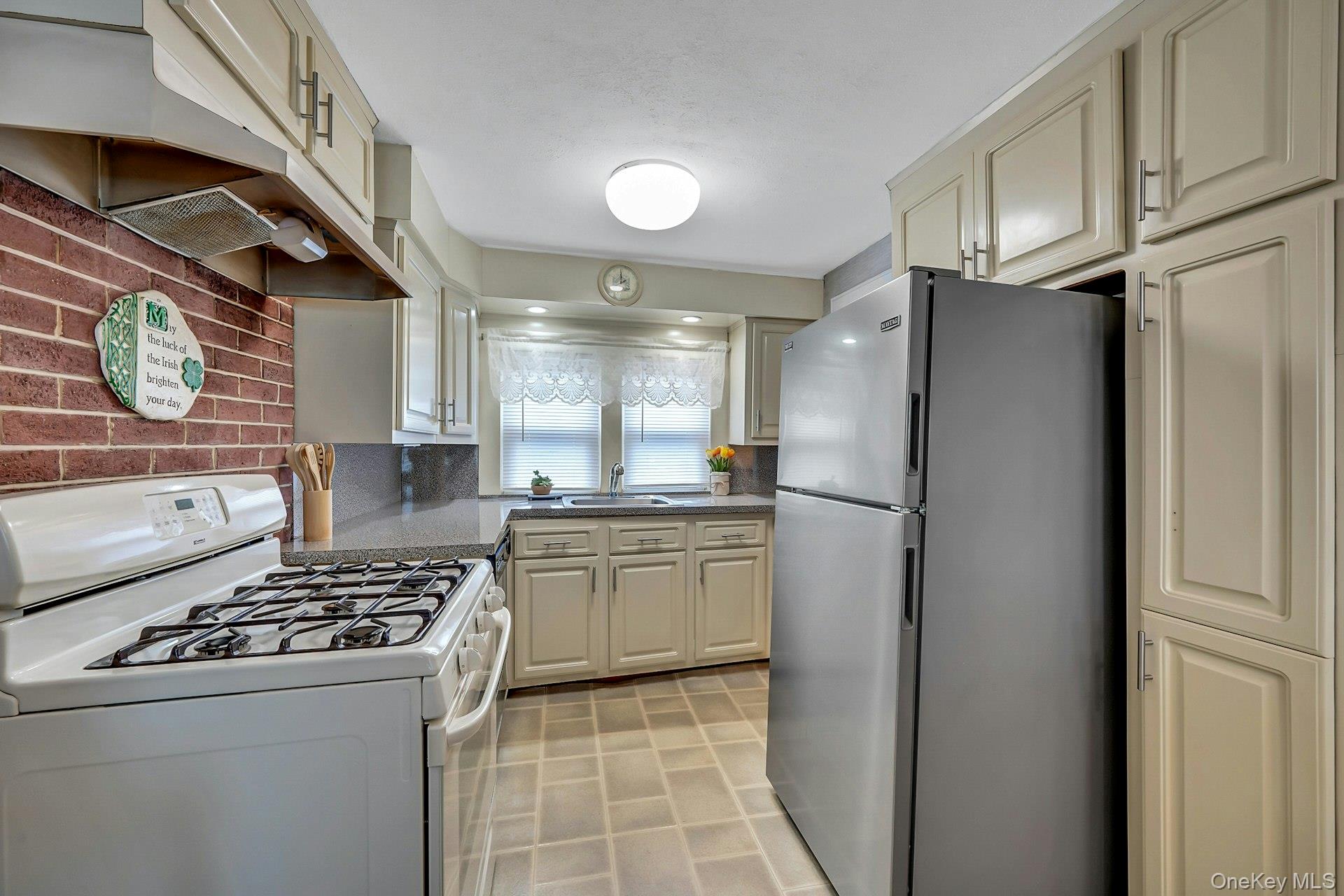 55c Edgewater Park C Property Photo 12