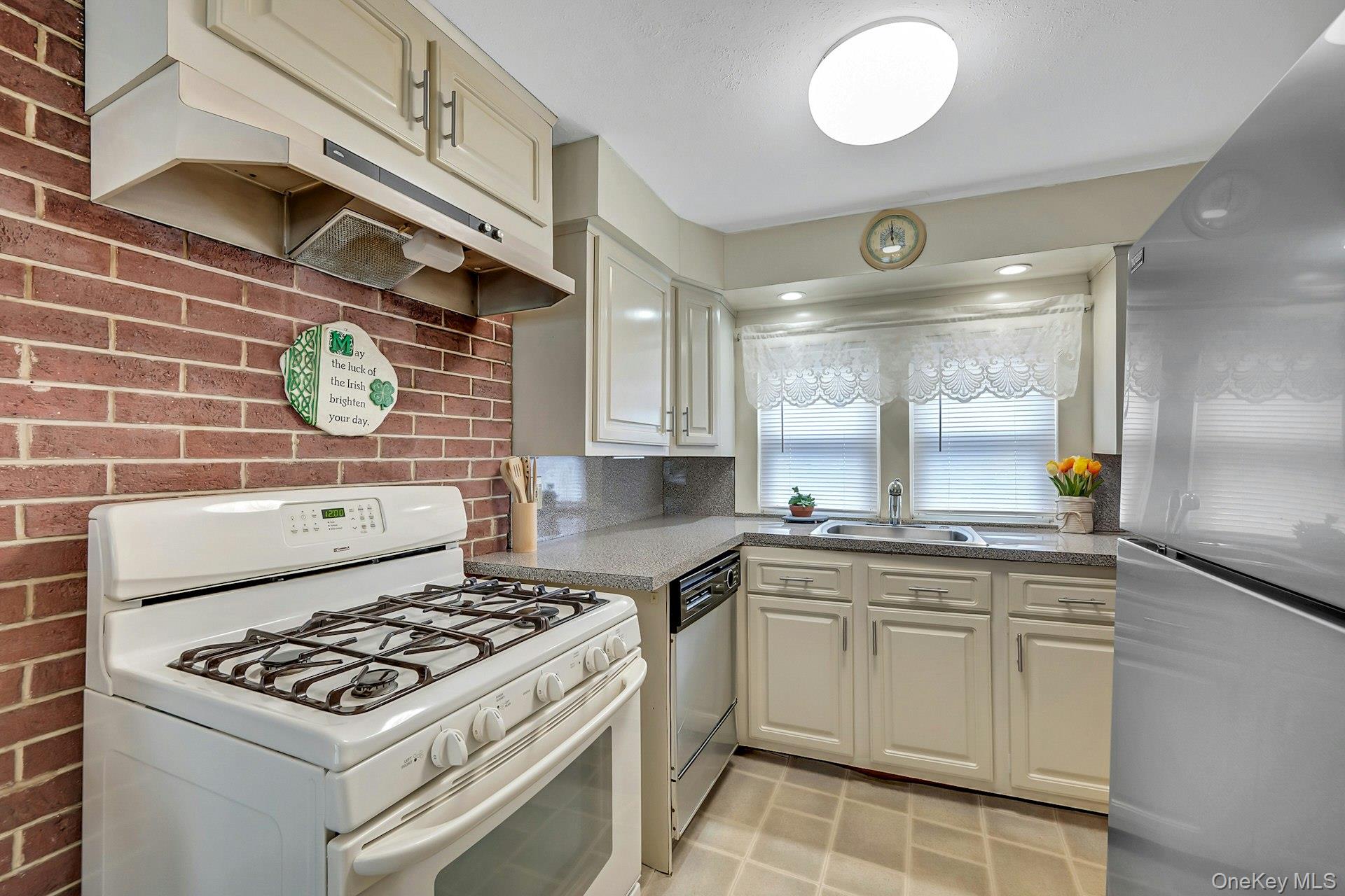 55c Edgewater Park C Property Photo 13