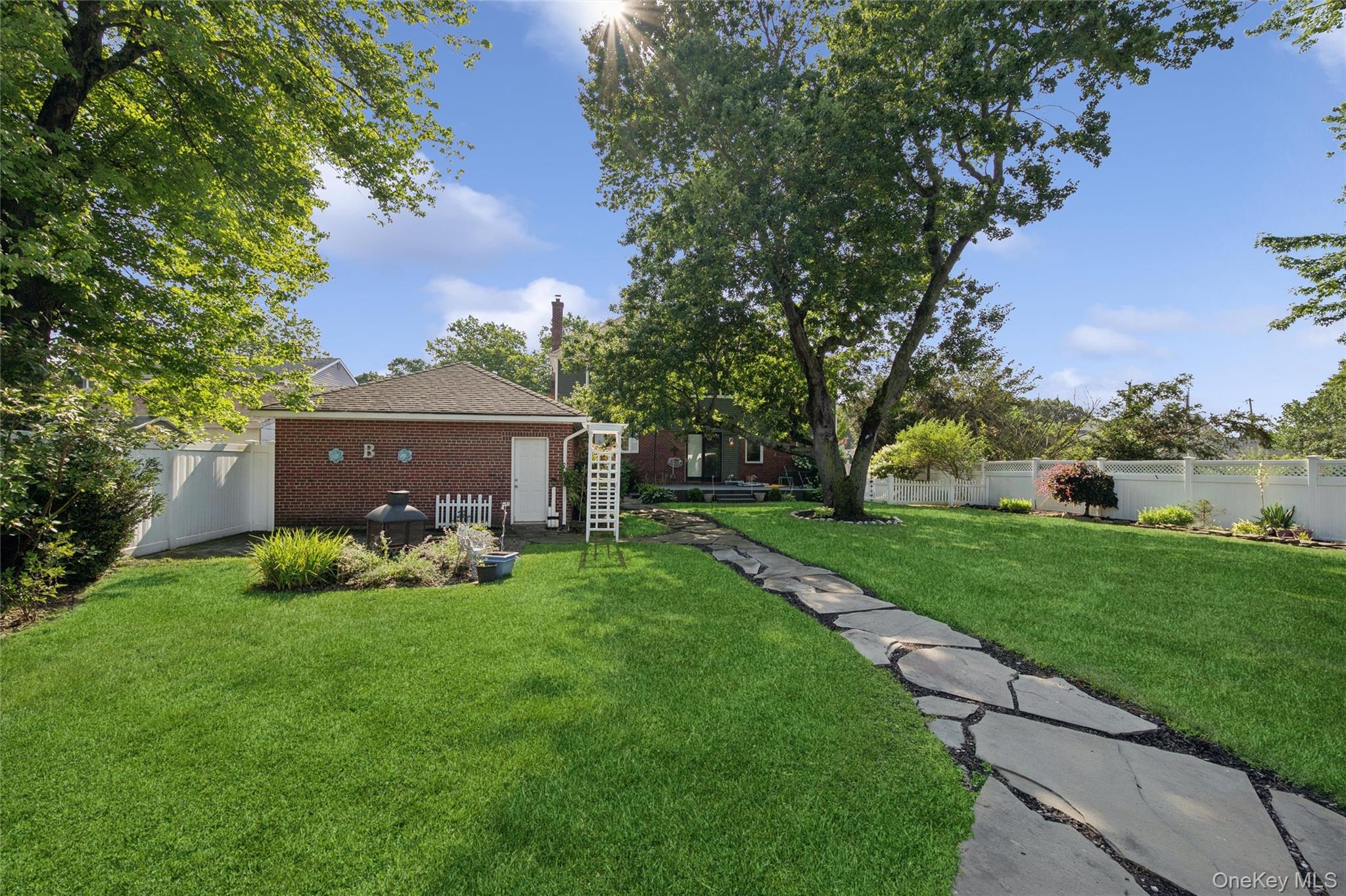 1210 Hyman Avenue Property Photo 6