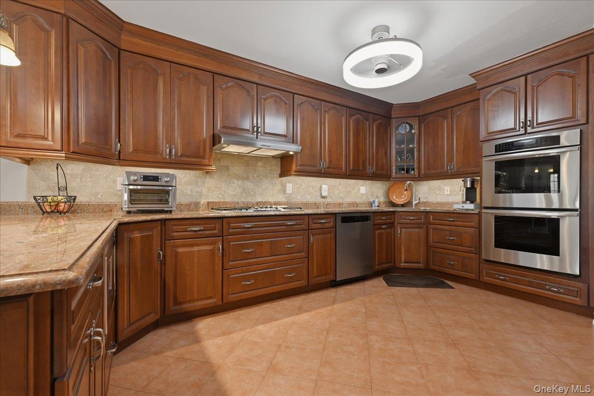 6356 76th Street Property Photo 14