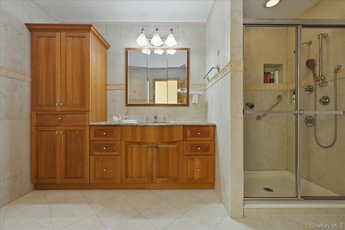 6356 76th Street Property Photo 24