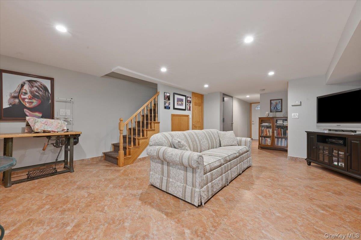 6356 76th Street Property Photo 32