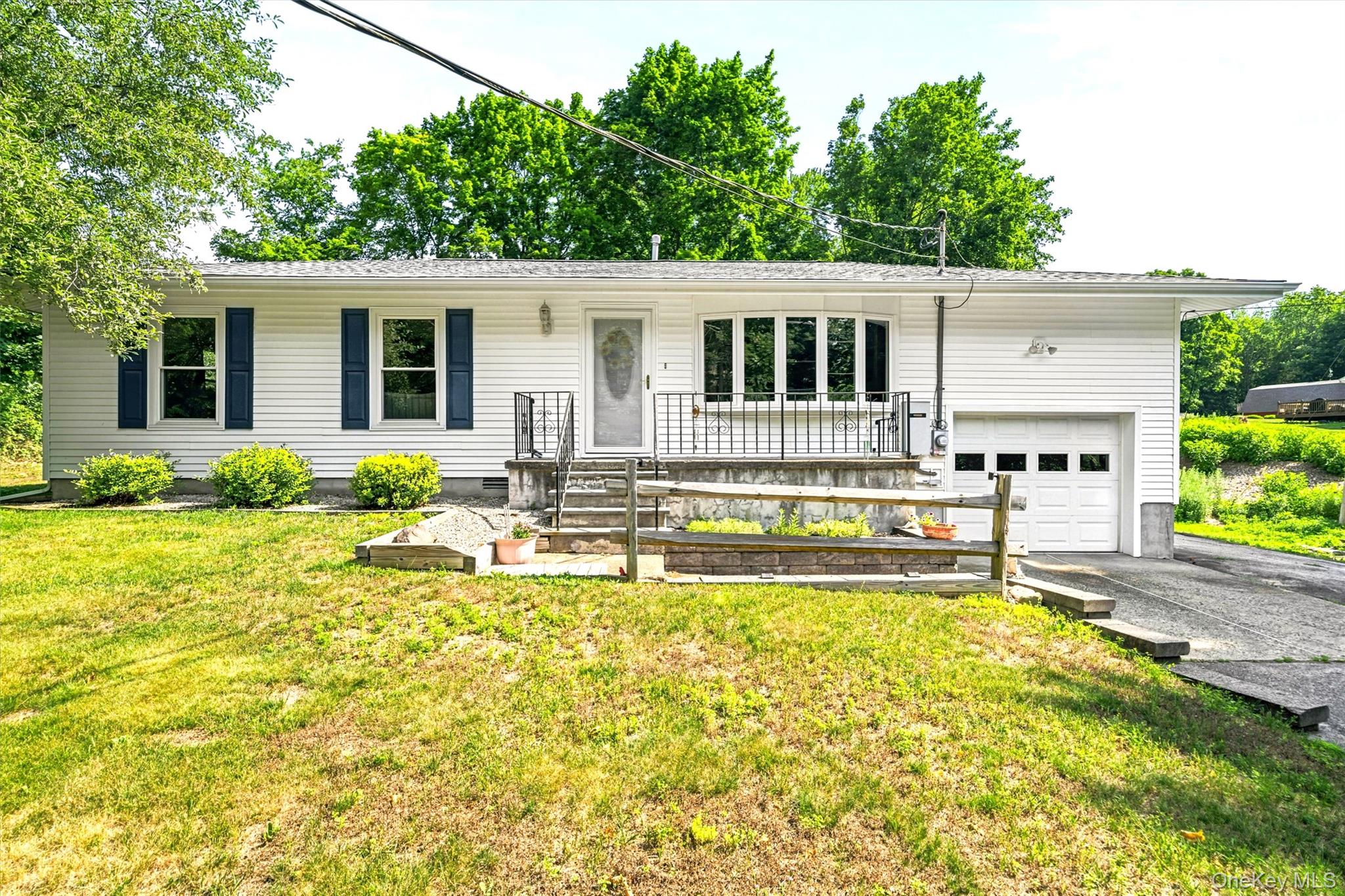 484 State Route 52 Property Photo 1