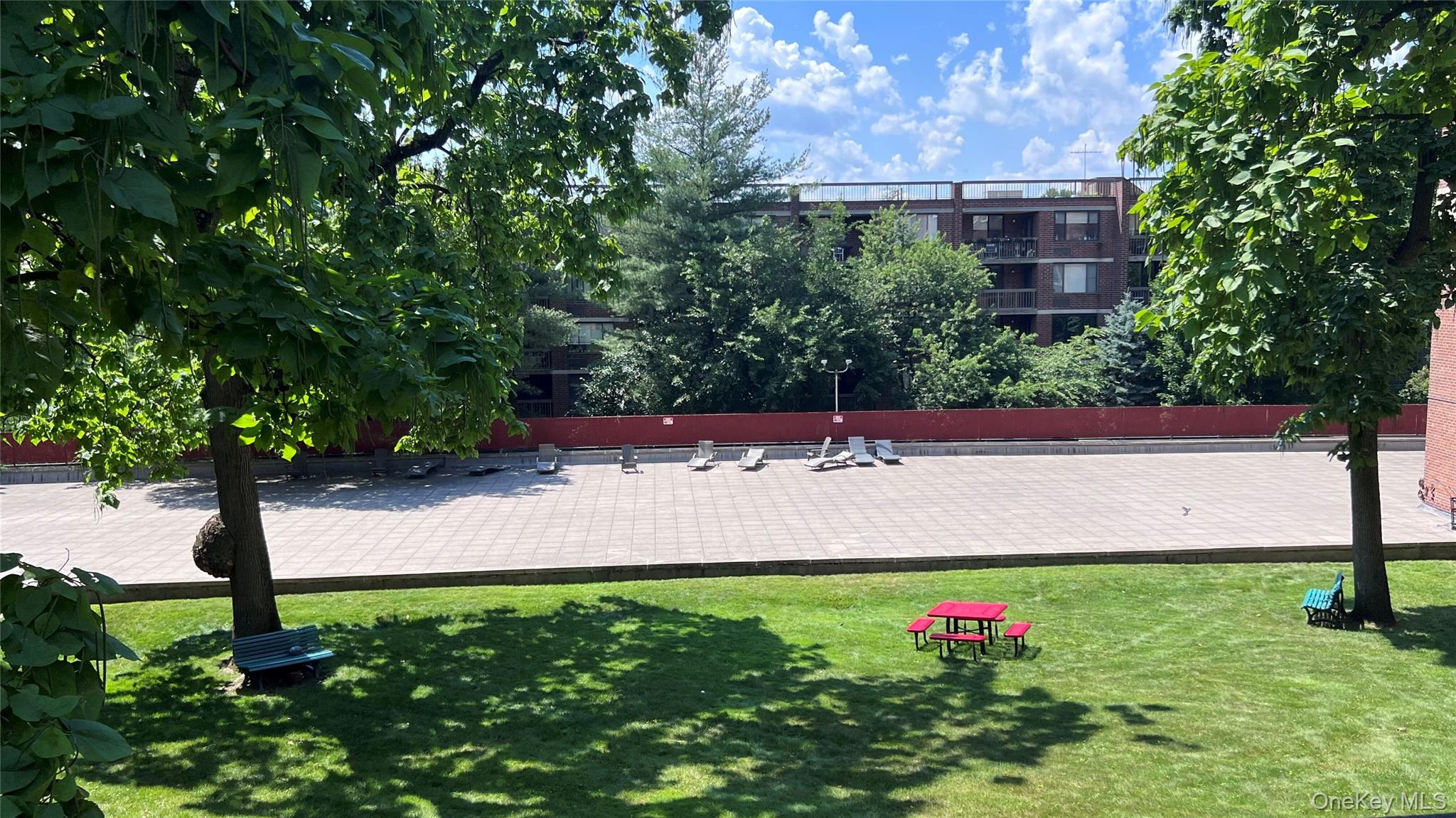 290 Collins Avenue 8e Property Photo 2