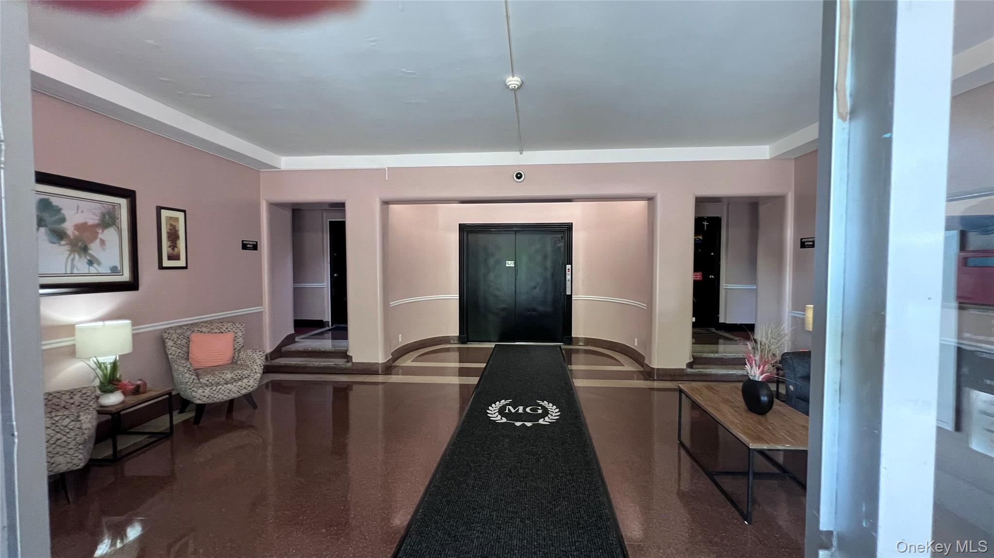 290 Collins Avenue 8e Property Photo 6
