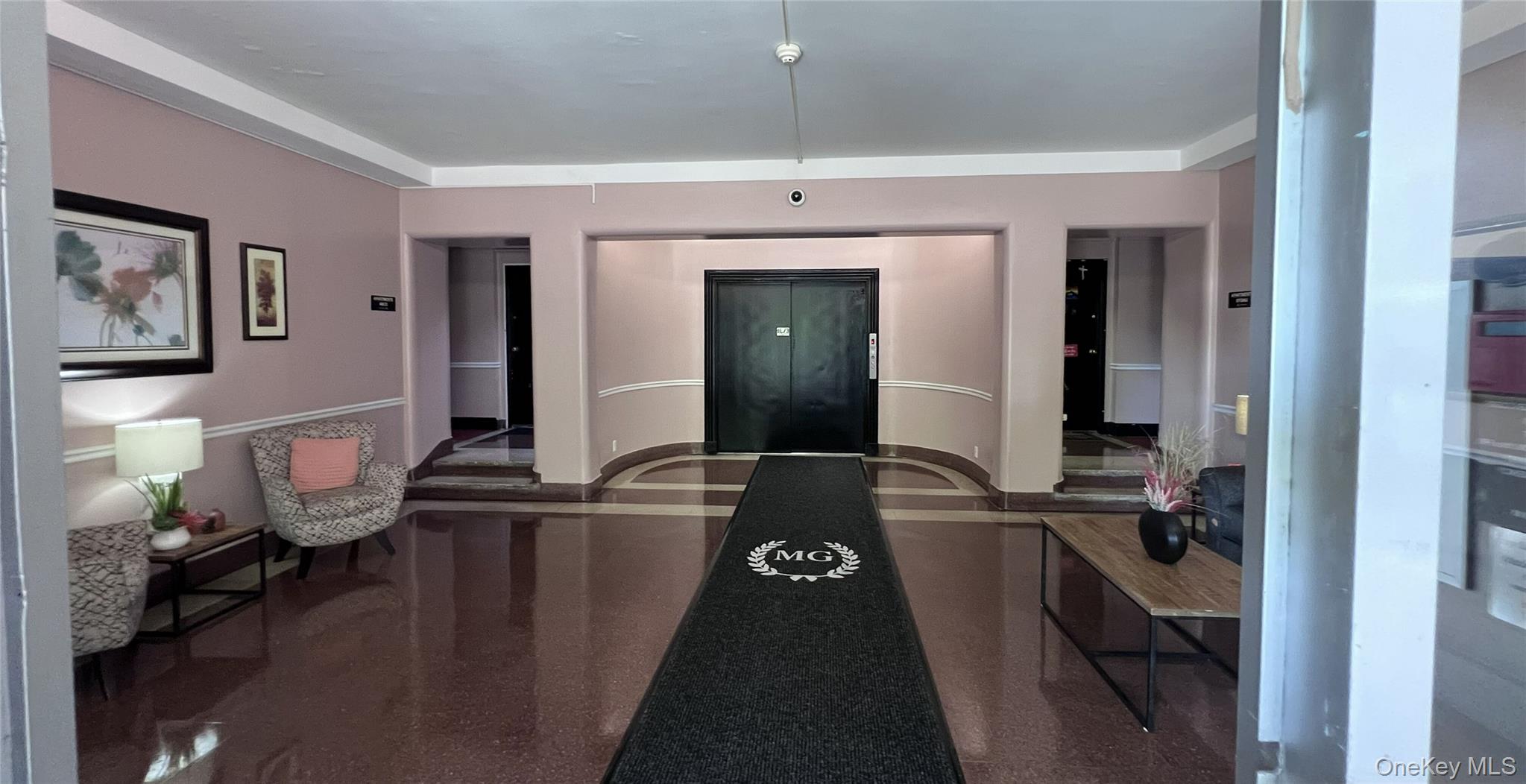 290 Collins Avenue 8e Property Photo 6