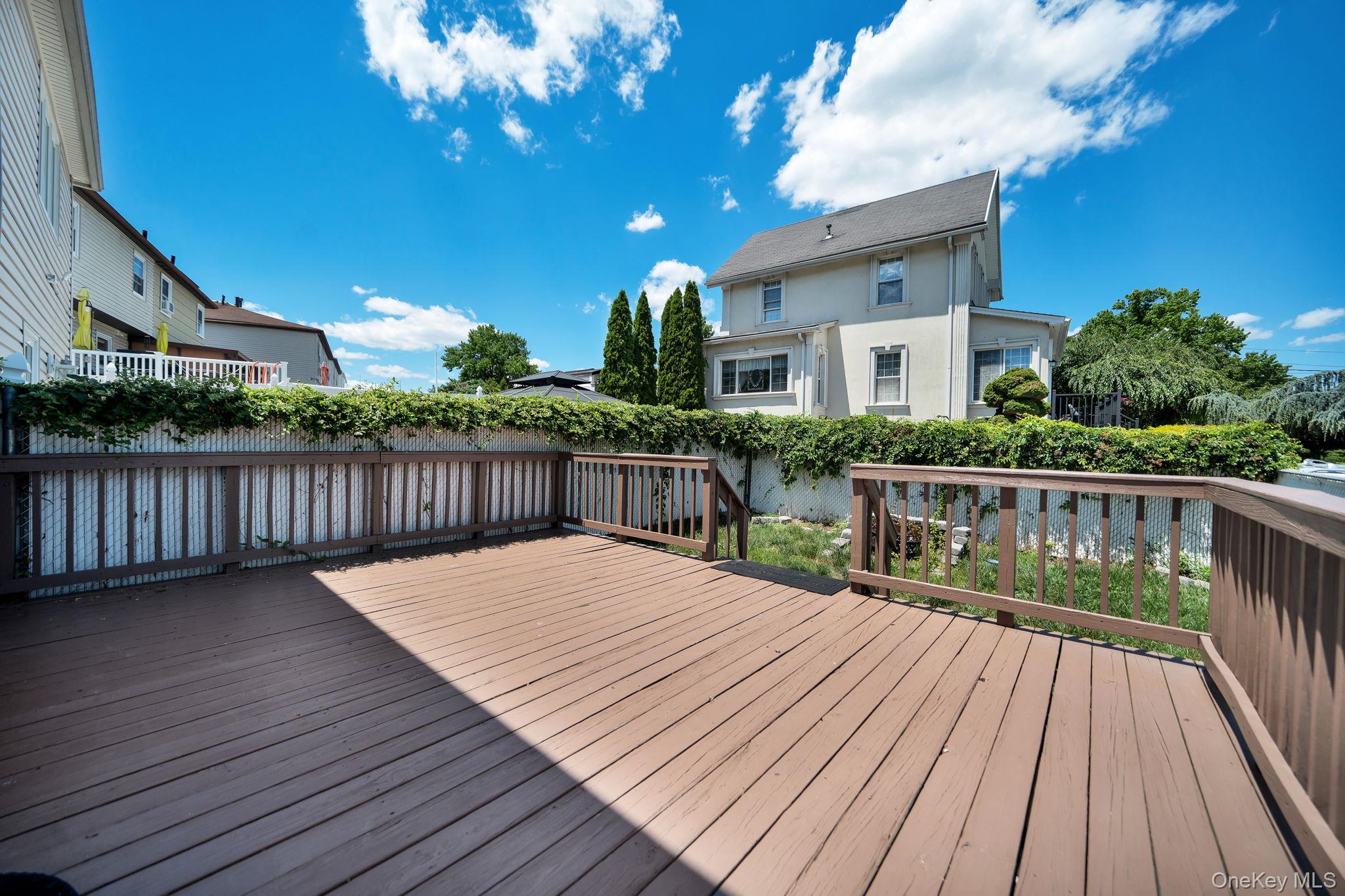 5 Notus Avenue Property Photo 23