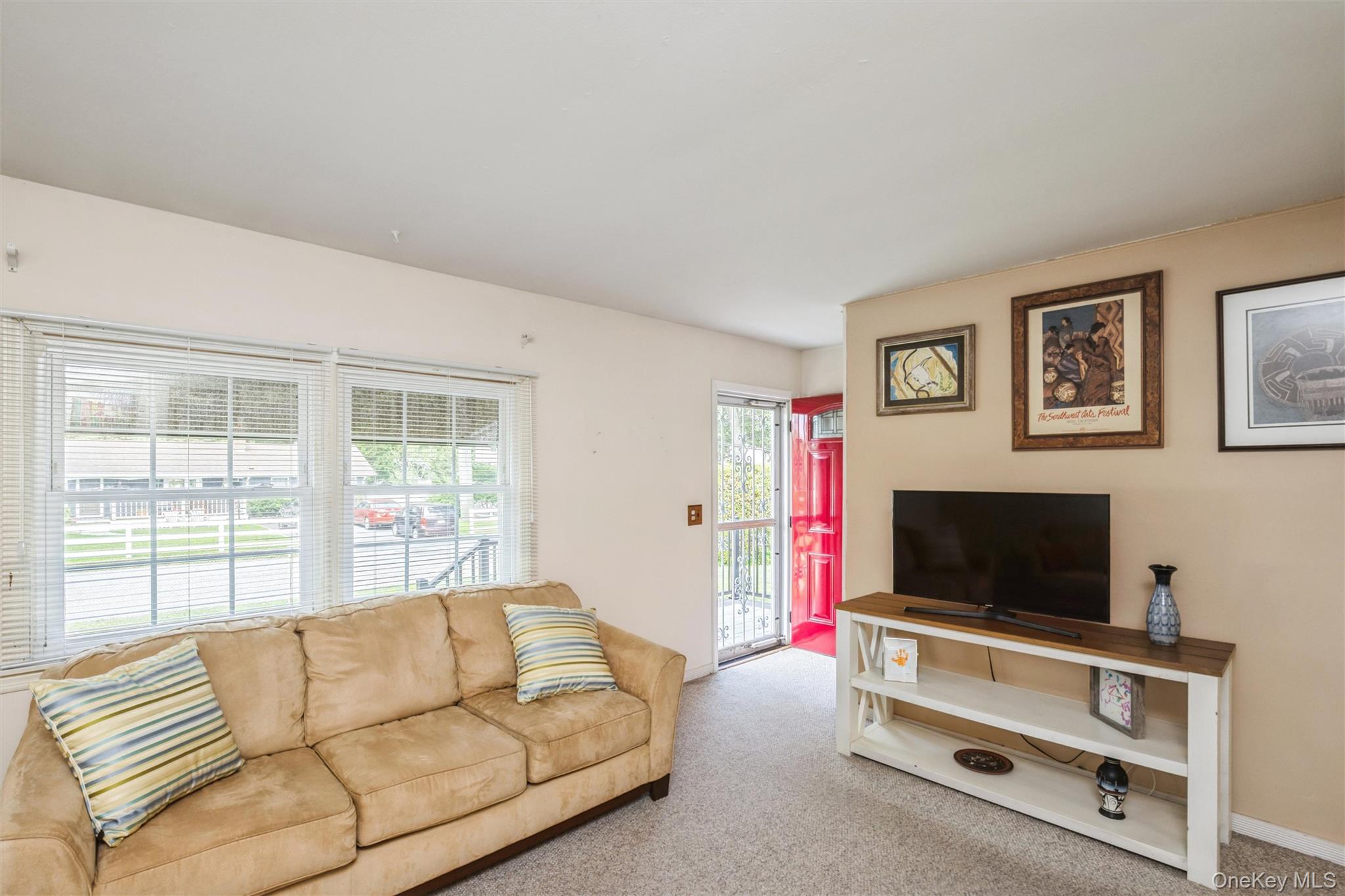 87 Center Street Property Photo 3