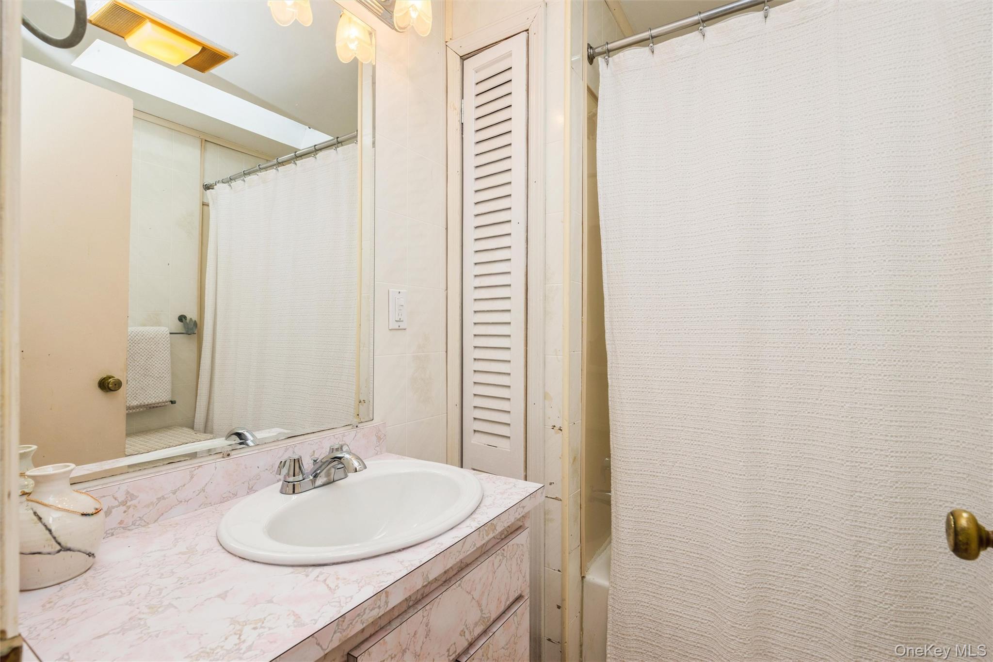 87 Center Street Property Photo 15