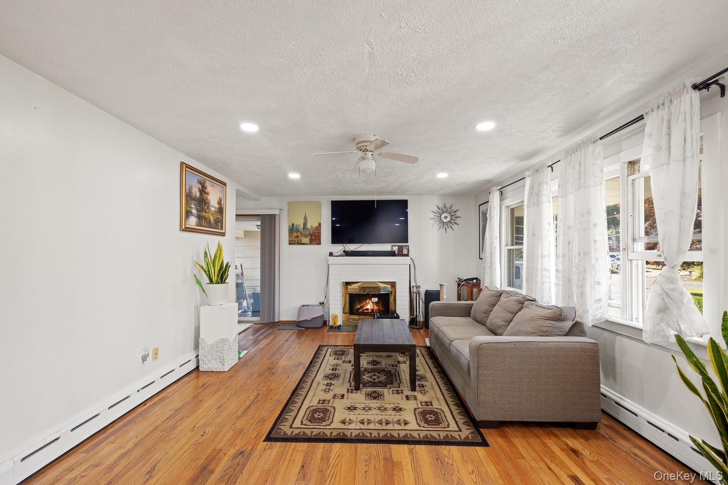 4 Roosevelt Street Property Photo 3