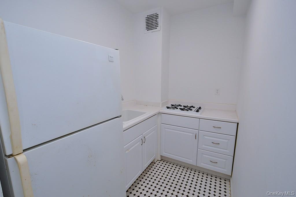 281 Garth Road B6d Property Photo 8