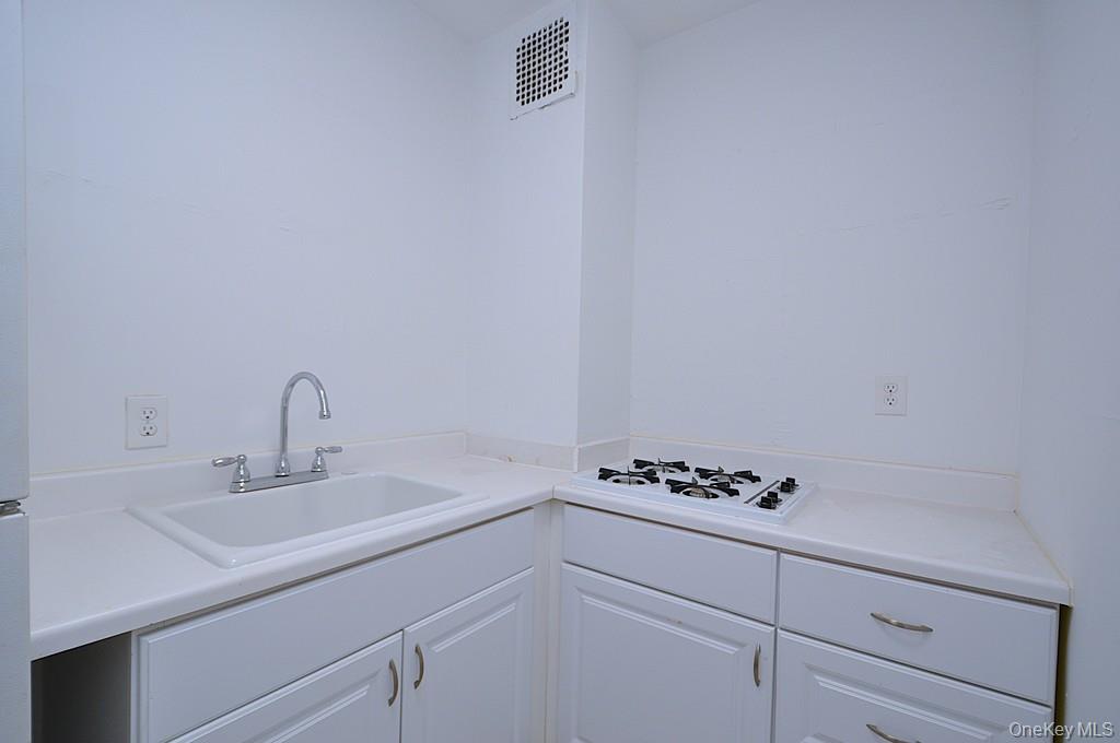 281 Garth Road B6d Property Photo 9