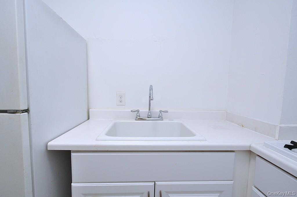281 Garth Road B6d Property Photo 11