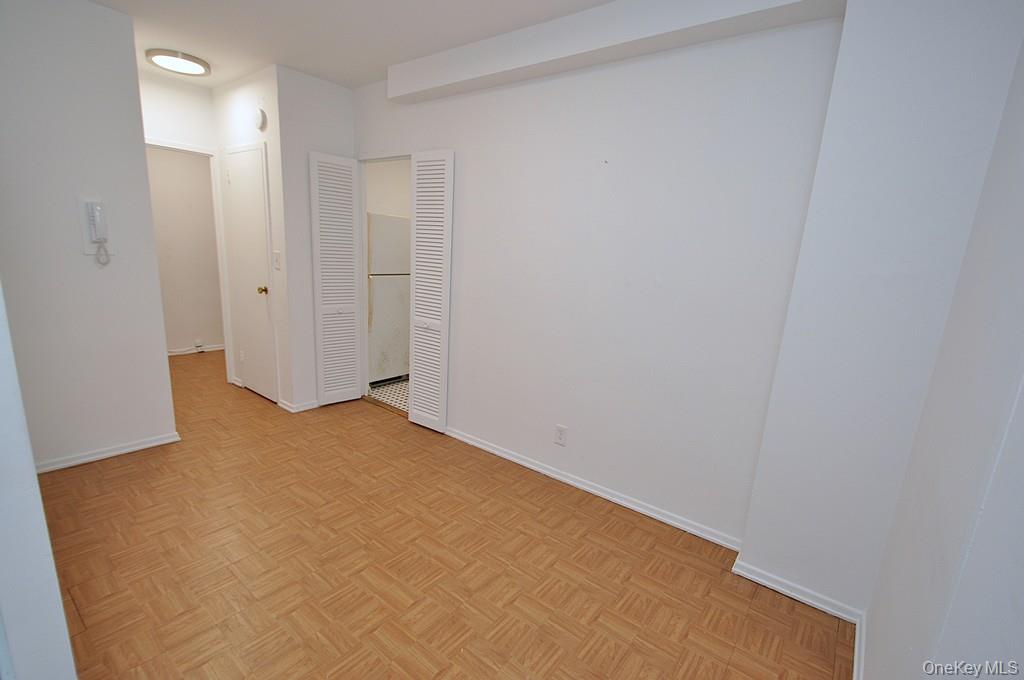 281 Garth Road B6d Property Photo 12