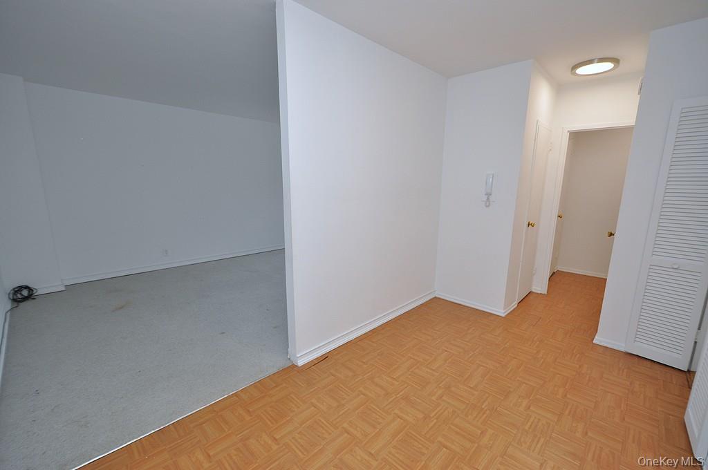281 Garth Road B6d Property Photo 14