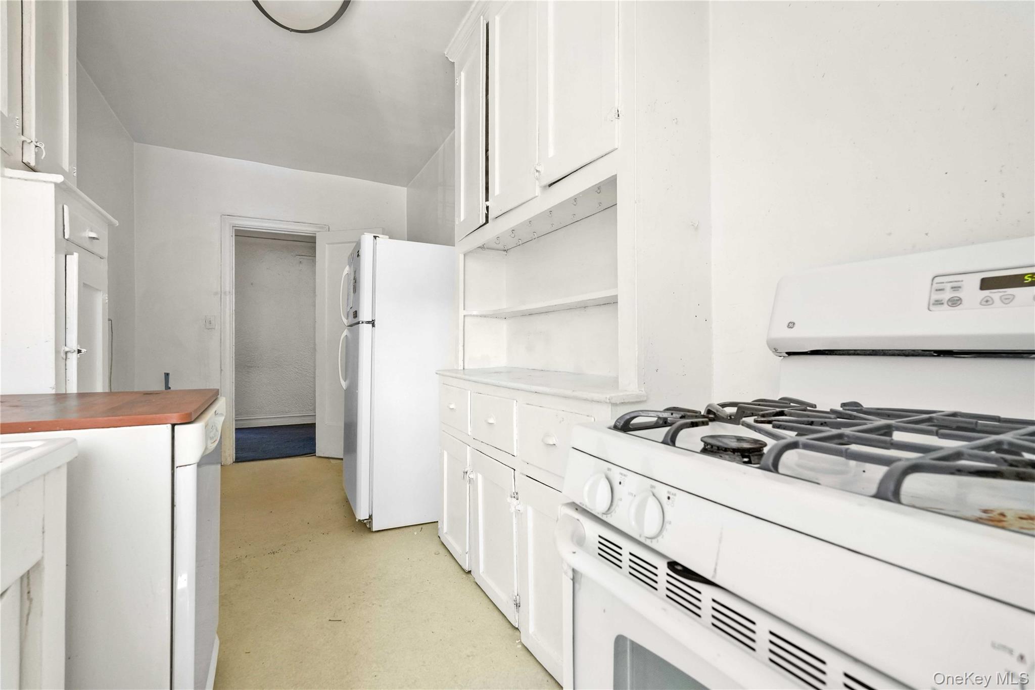 109-14 Ascan Avenue 5a Property Photo 12