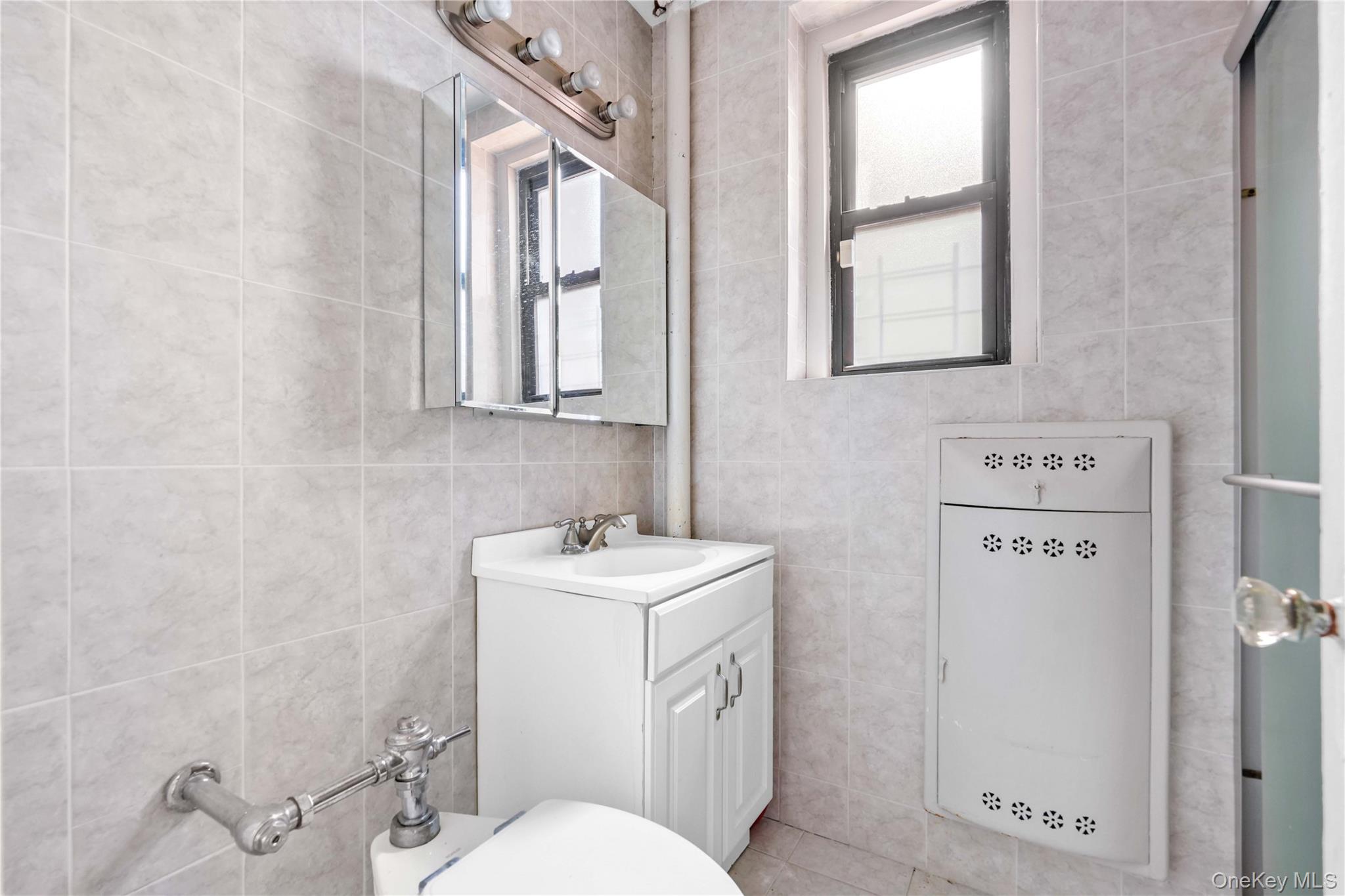 109-14 Ascan Avenue 5a Property Photo 24