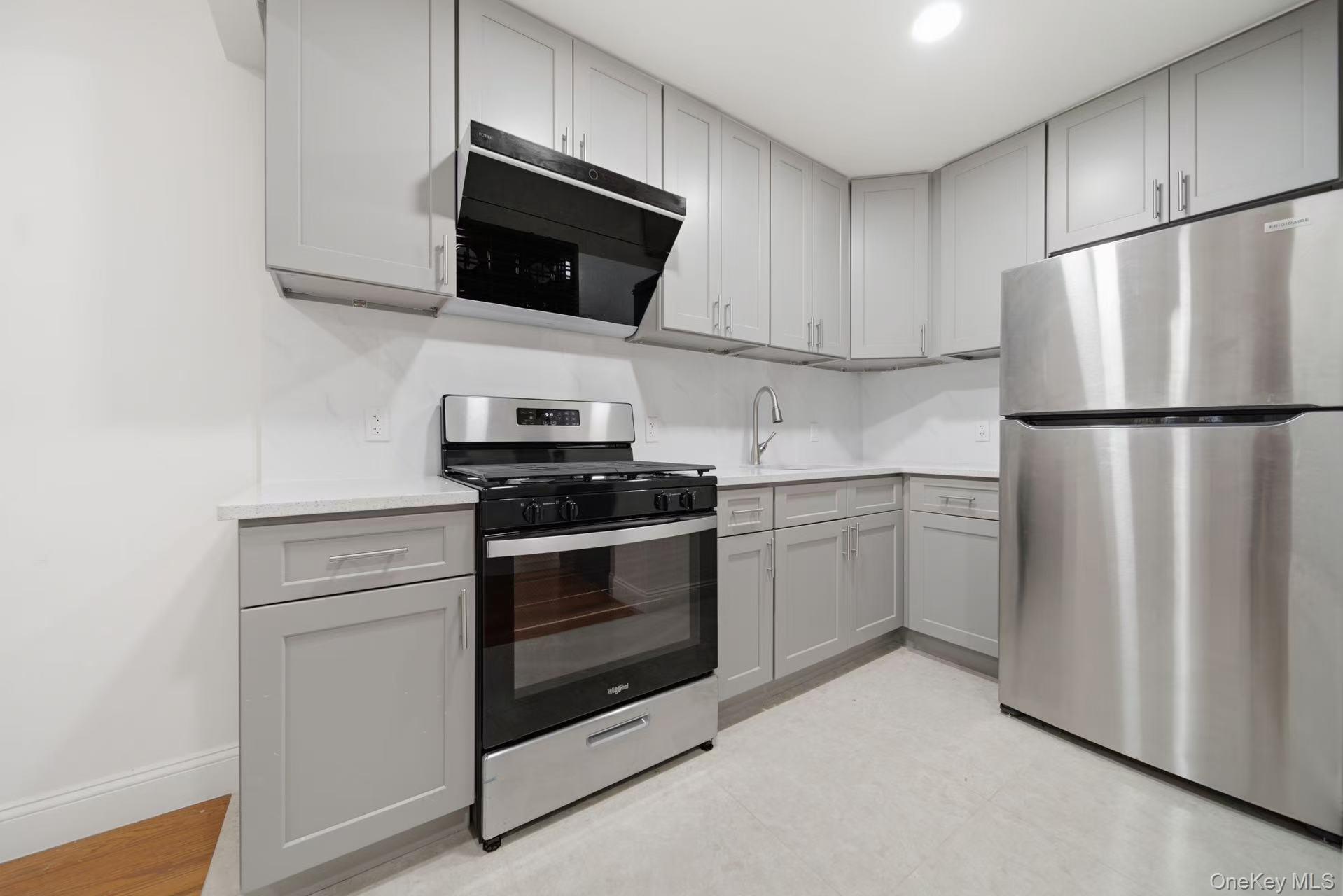 141-15 Cherry Avenue 3c Property Photo 6
