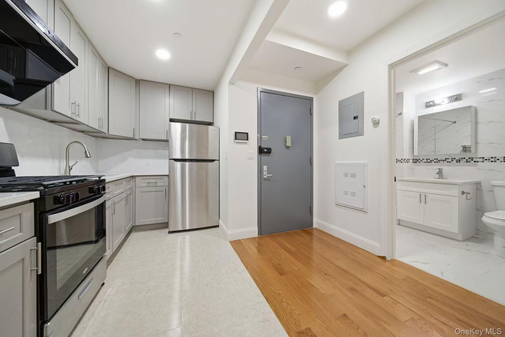 141-15 Cherry Avenue 3c Property Photo 9