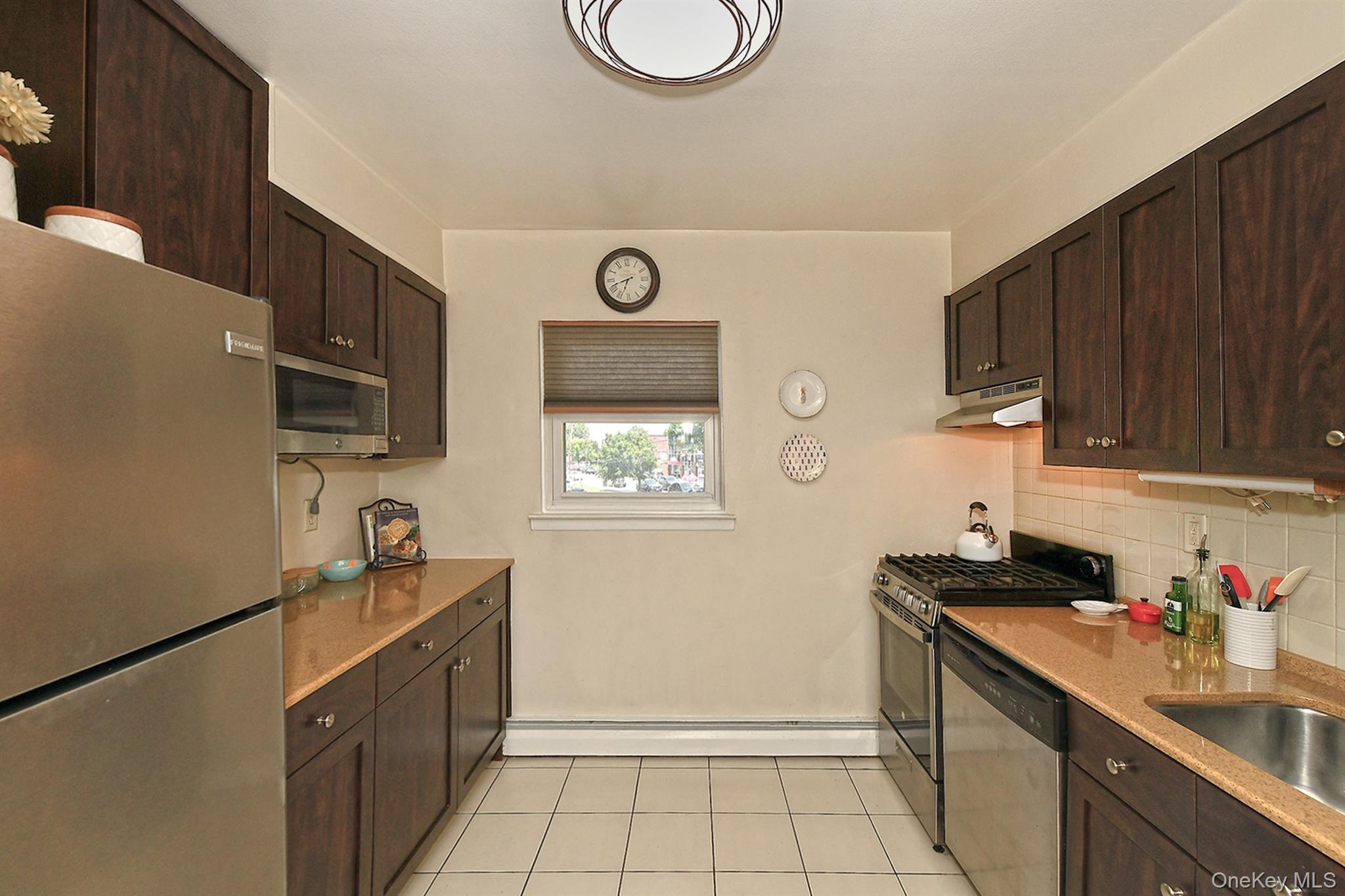 490 Main Street C-4 Property Photo 9