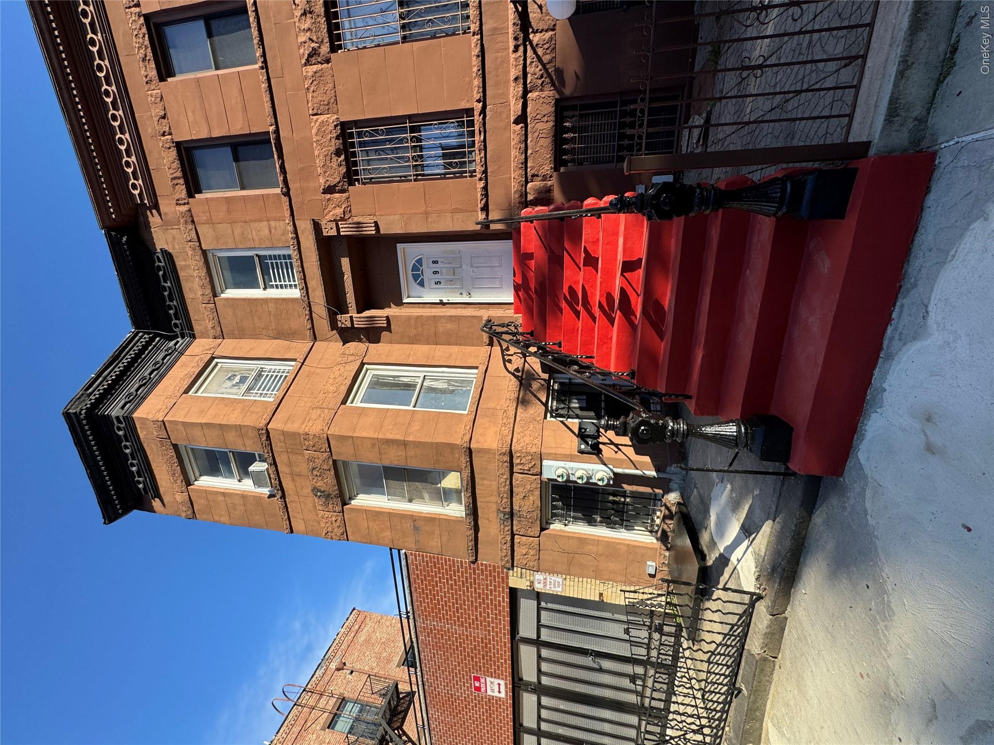 598 Monroe Street Property Photo 1