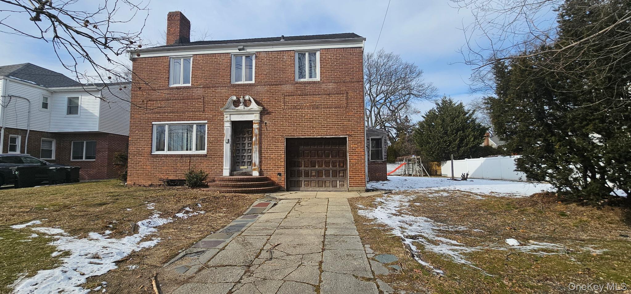 770 W Broadway Property Photo 1