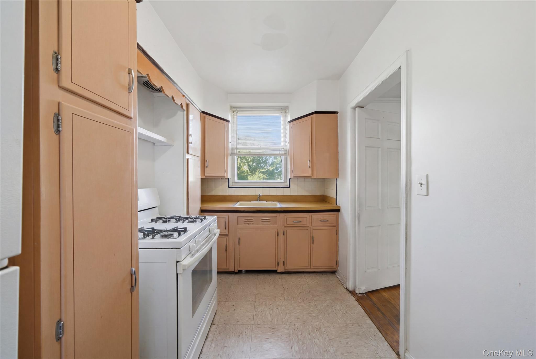 5750 82nd Street Property Photo 6