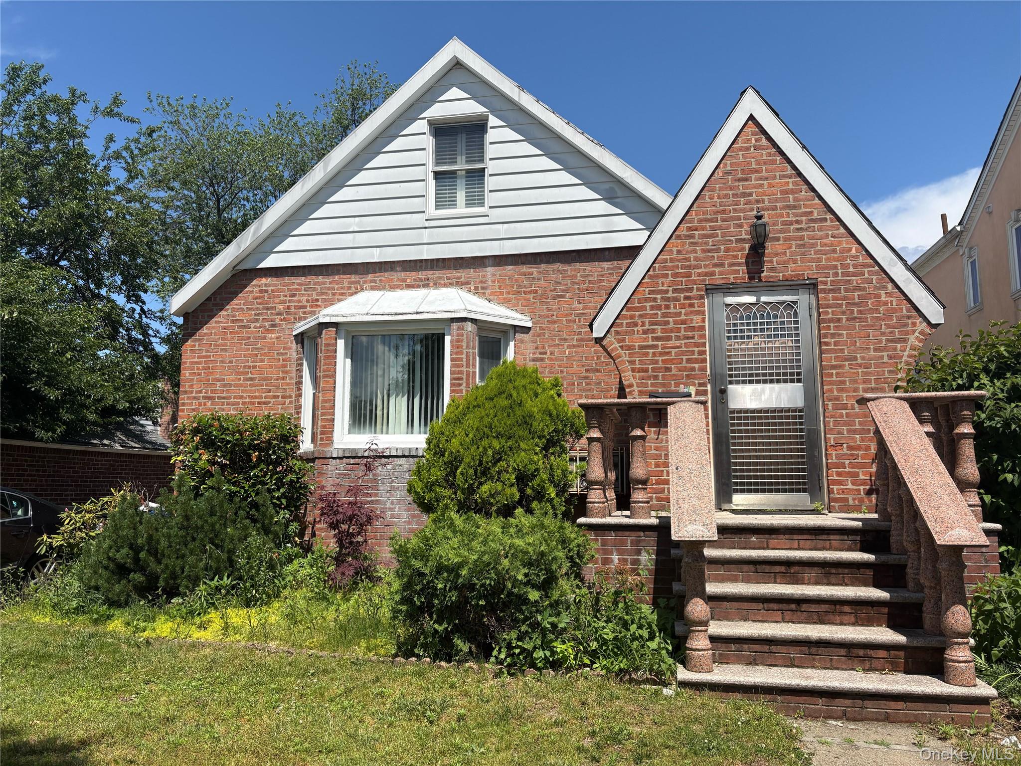 6911 180th Street Property Photo 2