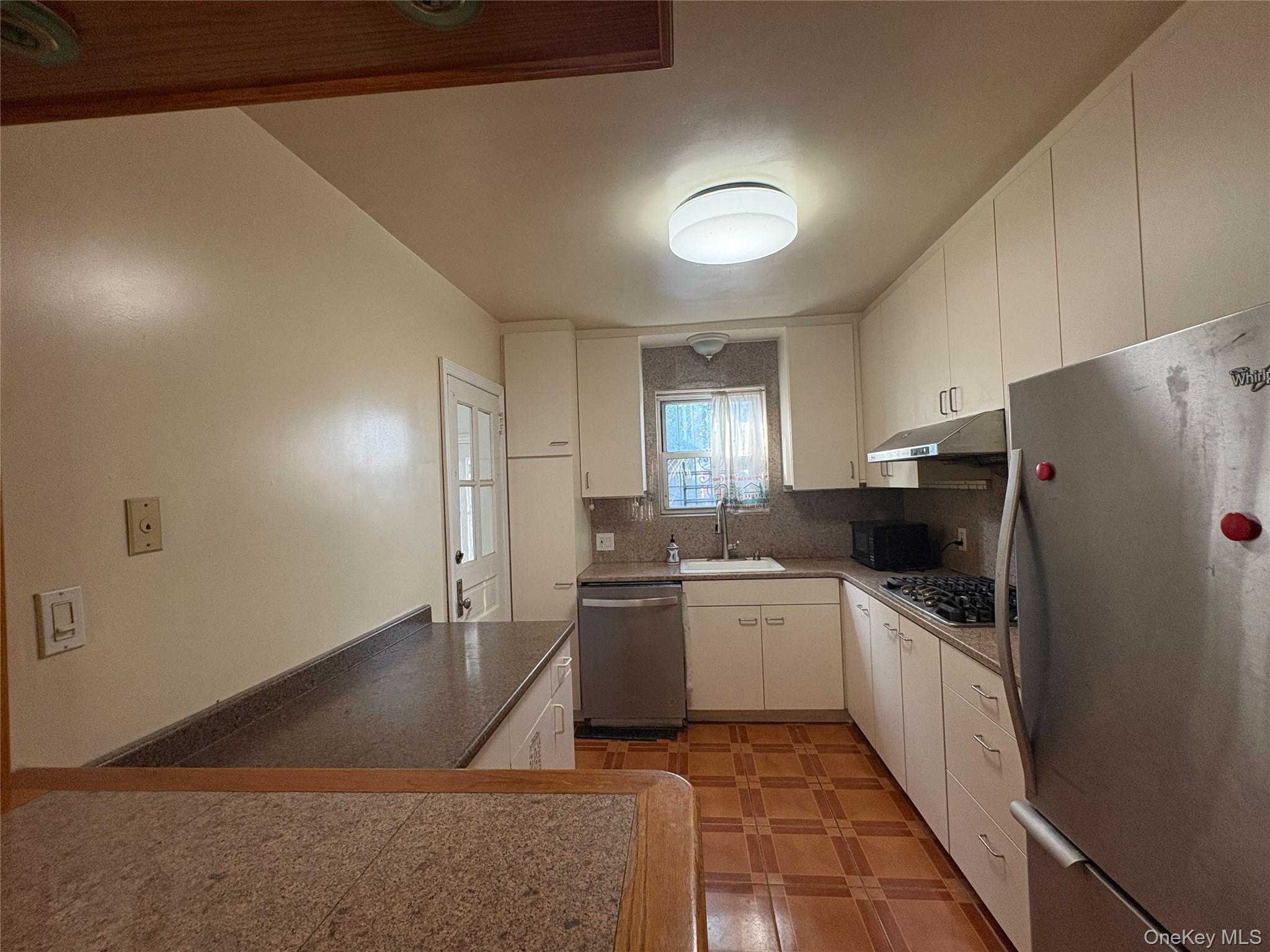 6911 180th Street Property Photo 7