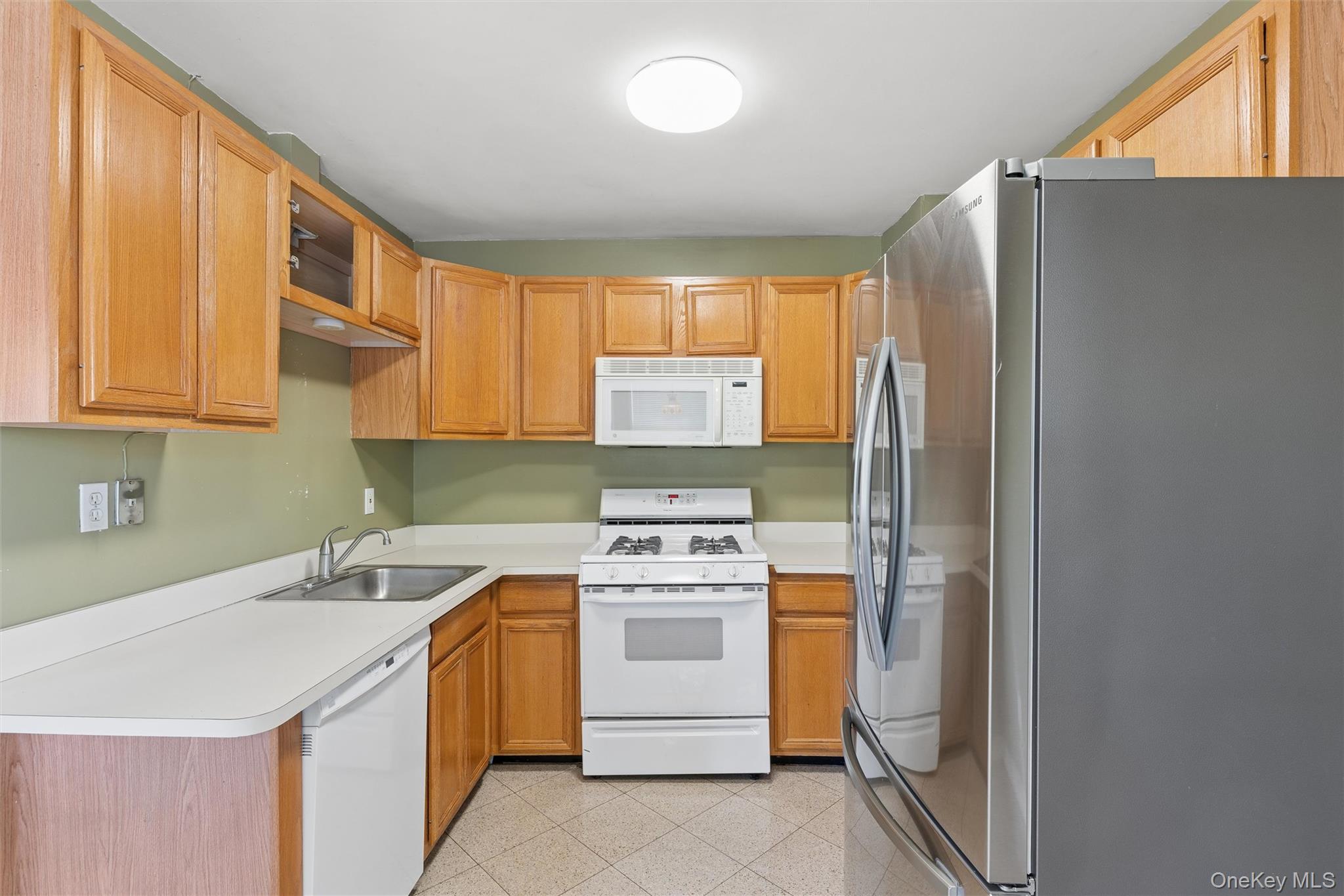 1601 Johnson Avenue 16 Property Photo 12