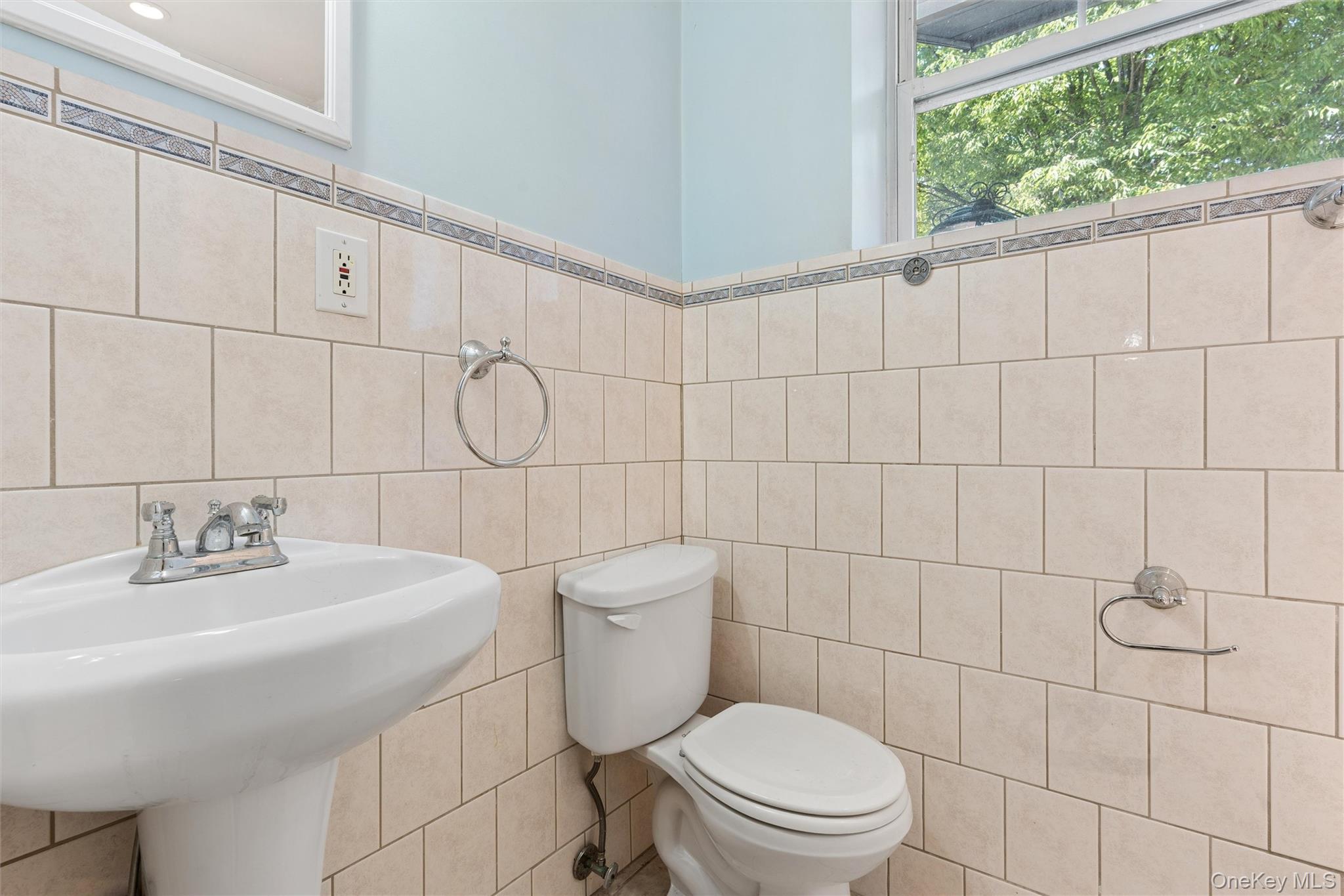 1601 Johnson Avenue 16 Property Photo 27